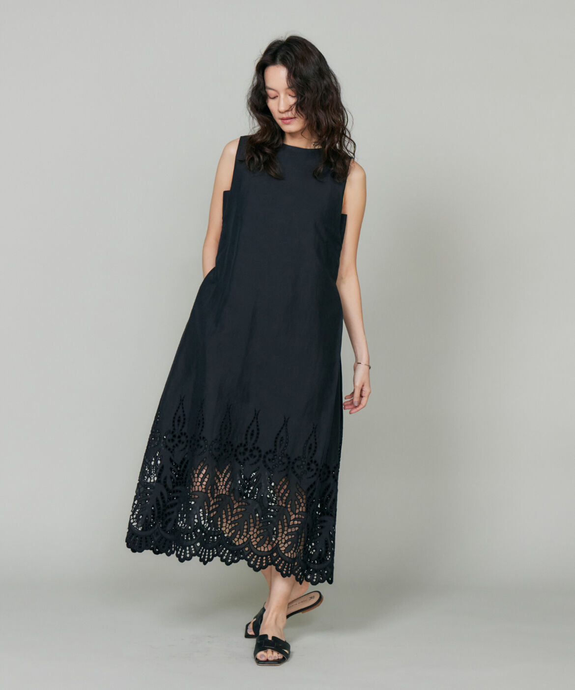 la veille by SUPERIOR CLOSET「ボーラ―刺繍ワンピース　」|ワンピース|