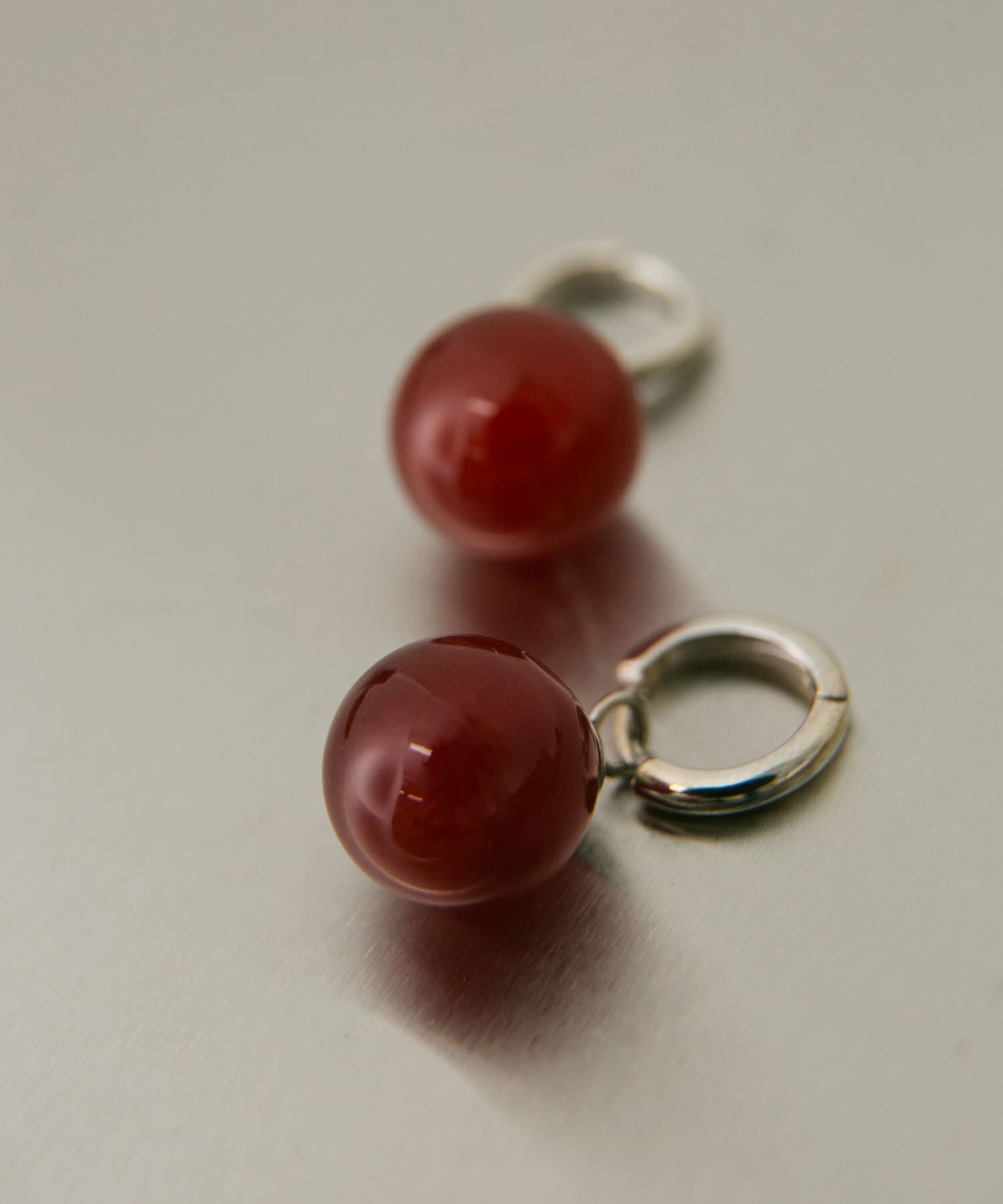SMELLY「SMELLY so&rsquo;　carnelian sphere pierce」|ピアス|