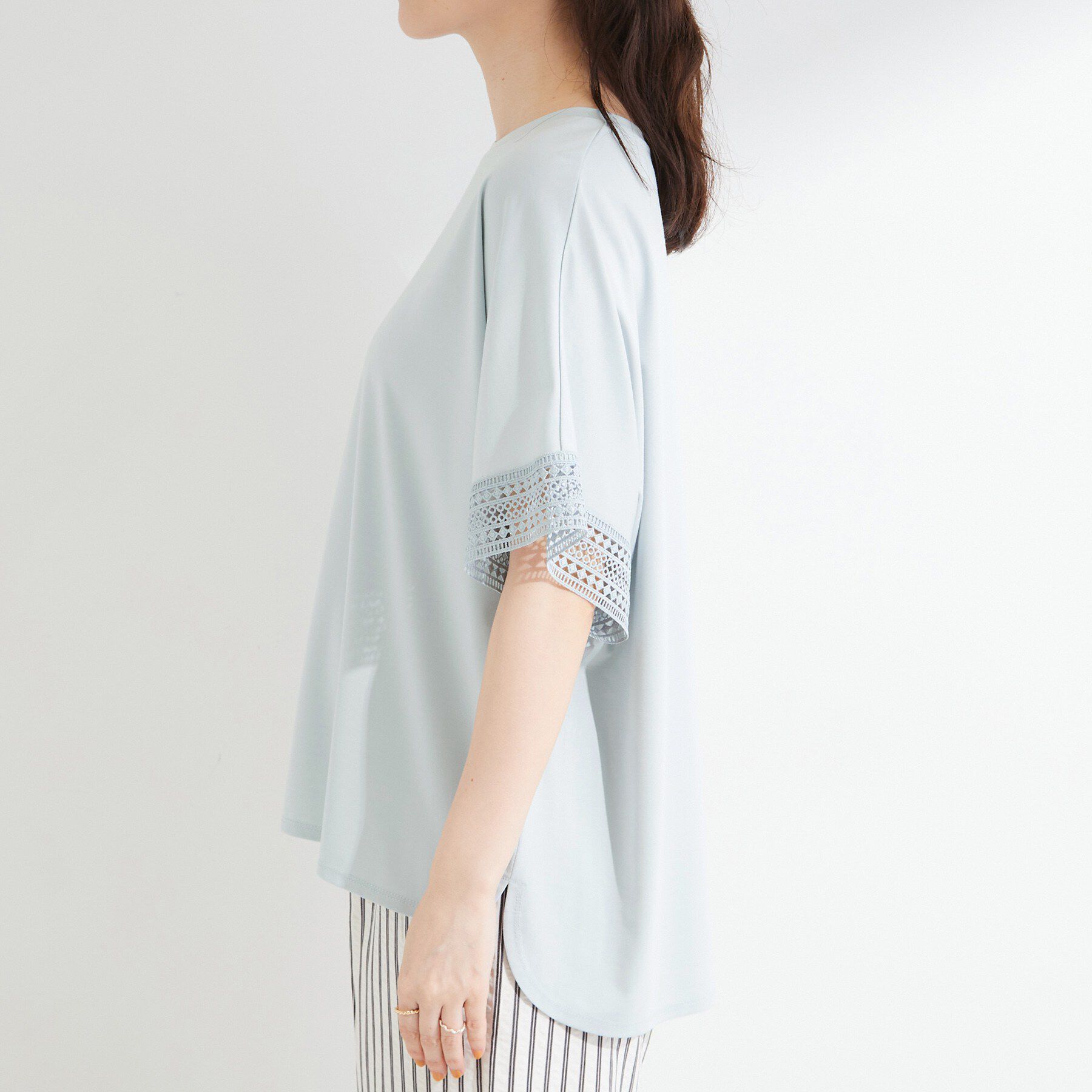 SHOO･LA･RUE「【ひんやり/UV】お袖レースが上品 ゆったりとろみトップス」|Tシャツ・カットソー|