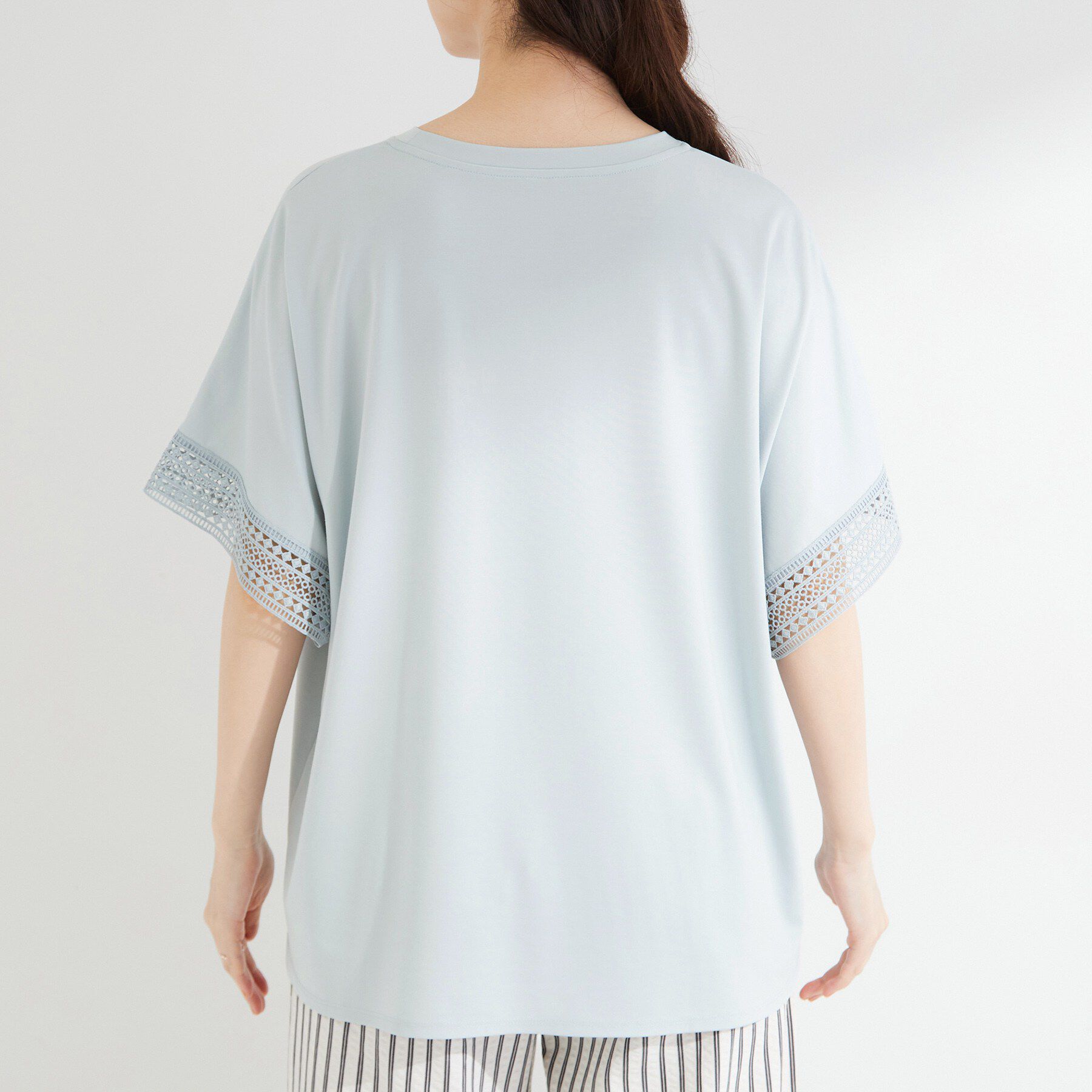 SHOO･LA･RUE「【ひんやり/UV】お袖レースが上品 ゆったりとろみトップス」|Tシャツ・カットソー|