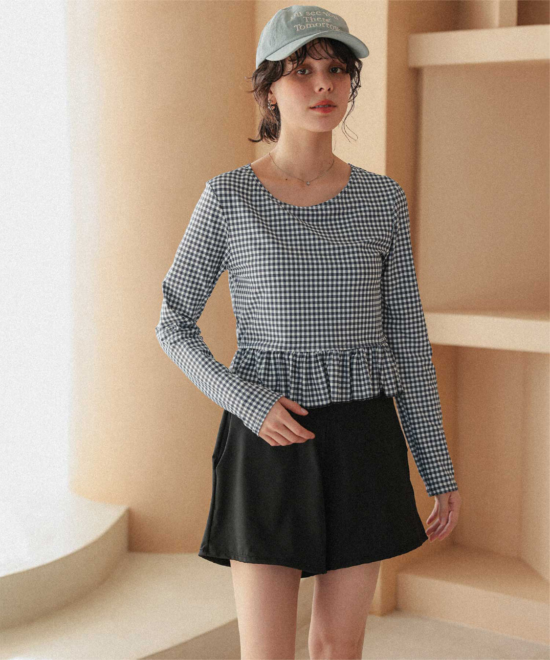 titivate「ペプラム長袖トップス&times;ショーツ/セット水着」|ビキニ|ブラック