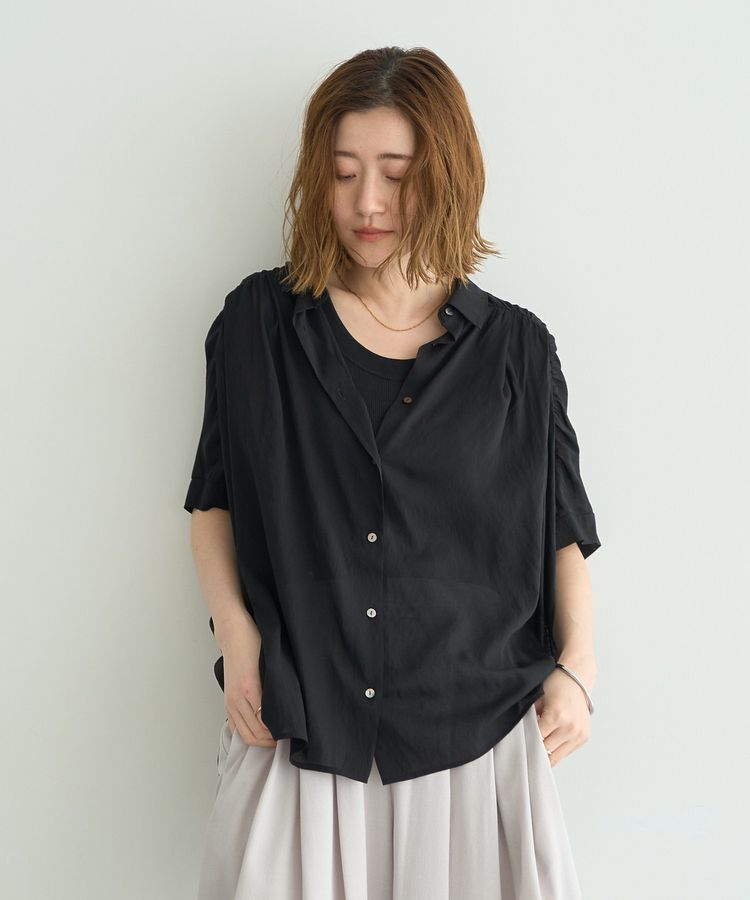YECCA VECCA「【ドライタッチ】シアーバックギャザーシャツ」|シャツ・ブラウス|
