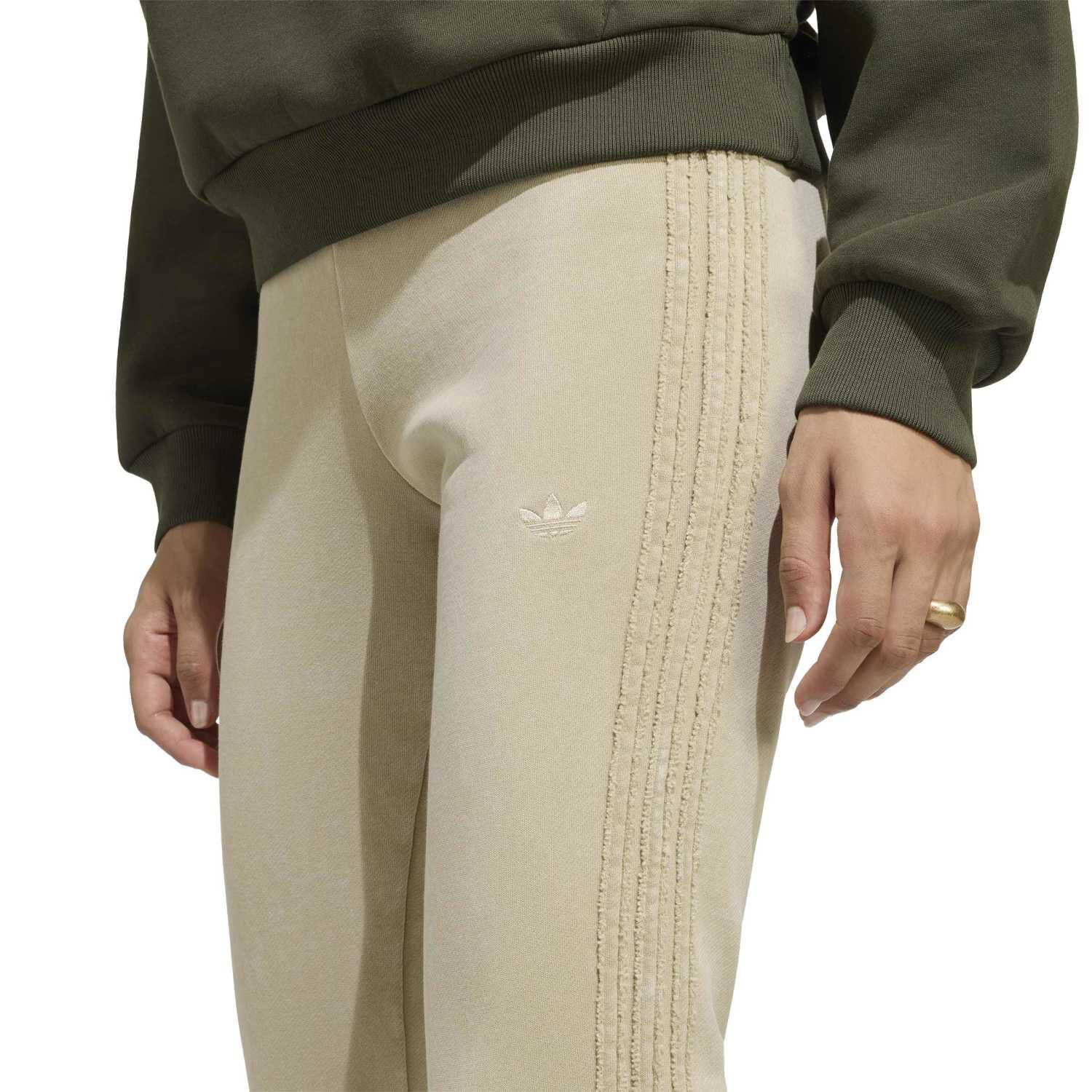 adidas「【ADIDAS ｳｪｱ】W SST BOOTCUT PANT」|チノ|