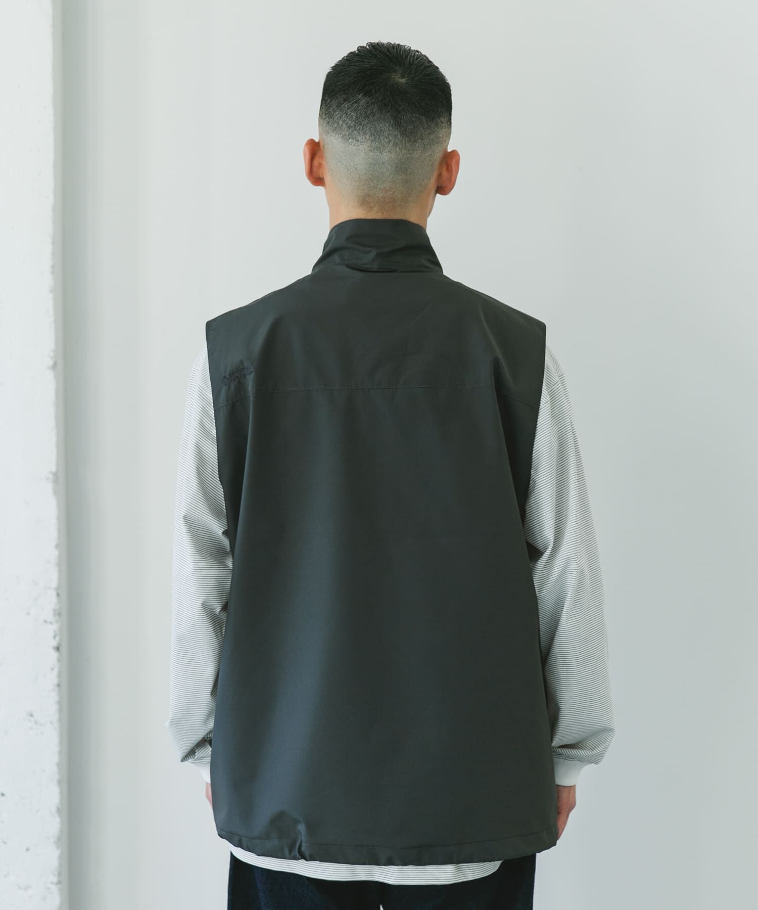 URBAN RESEARCH DOORS「『別注』Foxfire&times;DOORS　ゴアテックス ベスト」|ノーカラーコート|