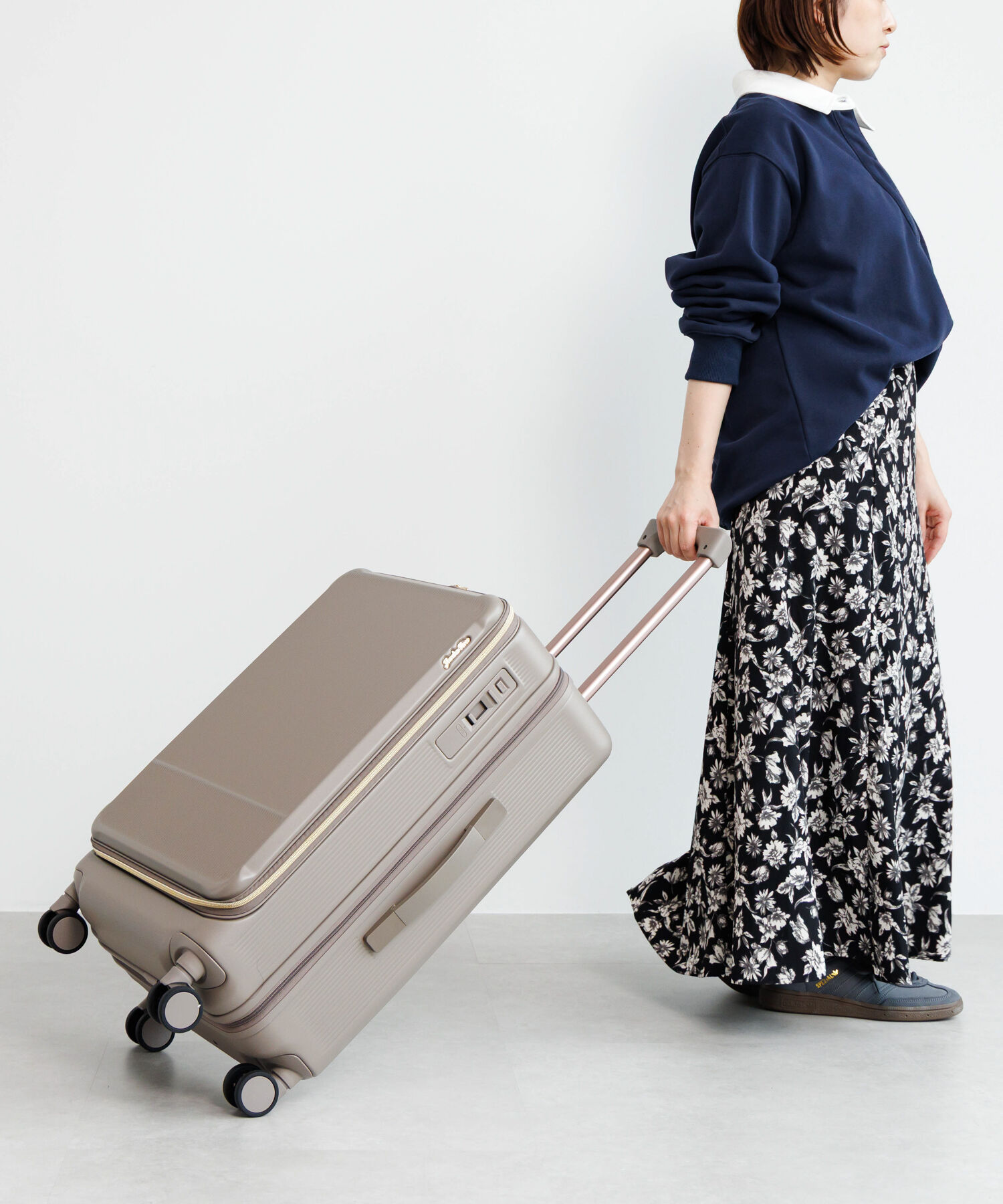Jewelna Rose「Jewelna Rose エルダートローリー カップホルダー付 51/63リットル 05402」|キャリーケース|