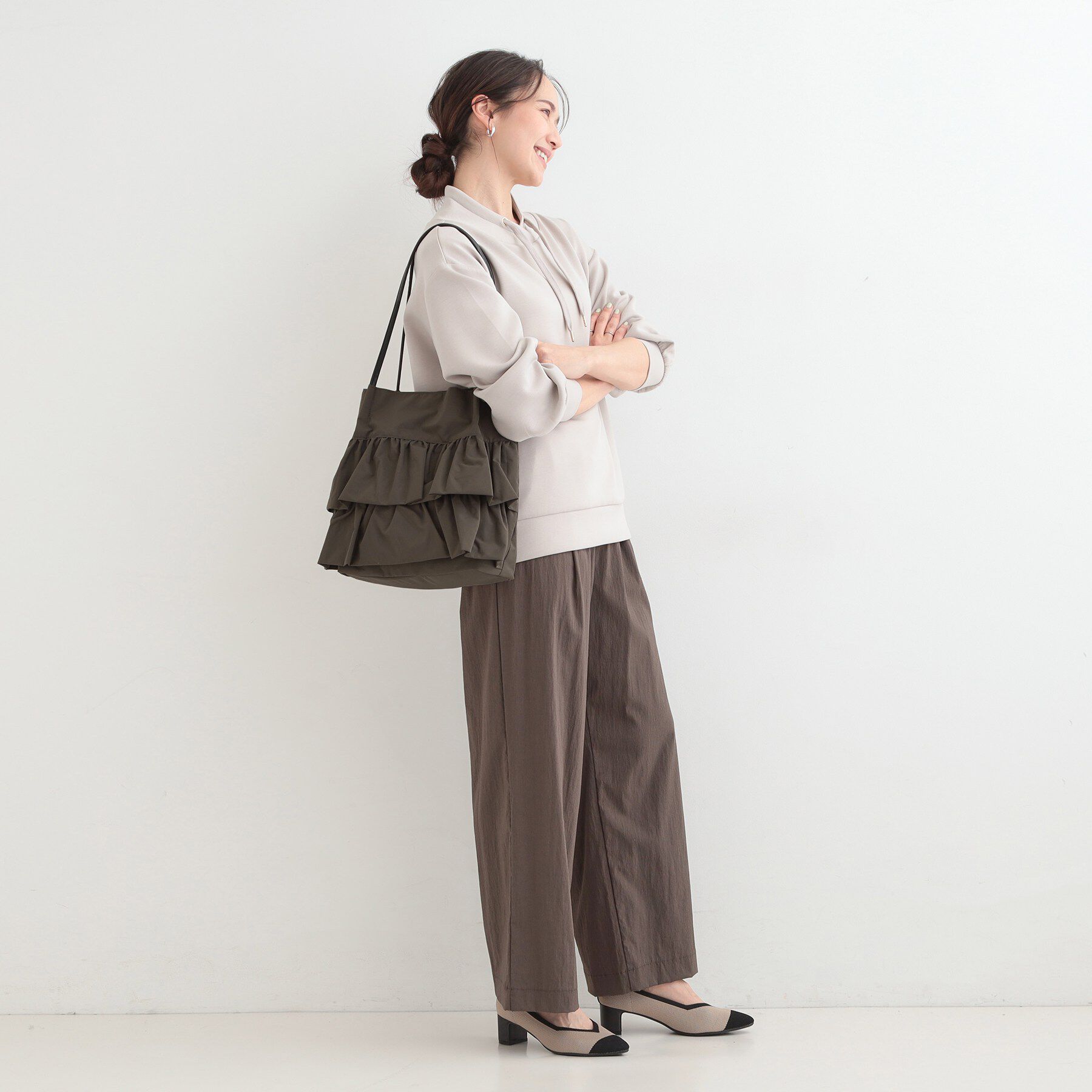 SHOO･LA･RUE「【撥水】つまみハンドルフリルトートバッグ」|トートバッグ|