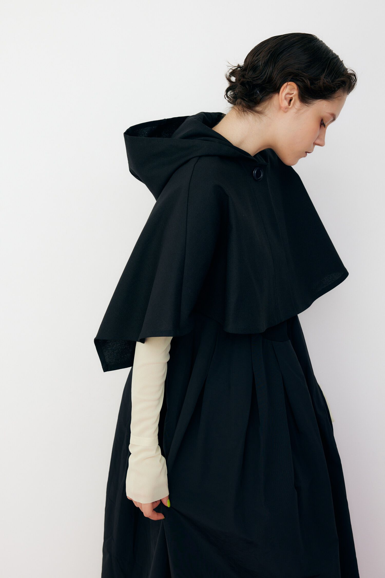 HeRIN.CYE「Back slit poncho」|その他|