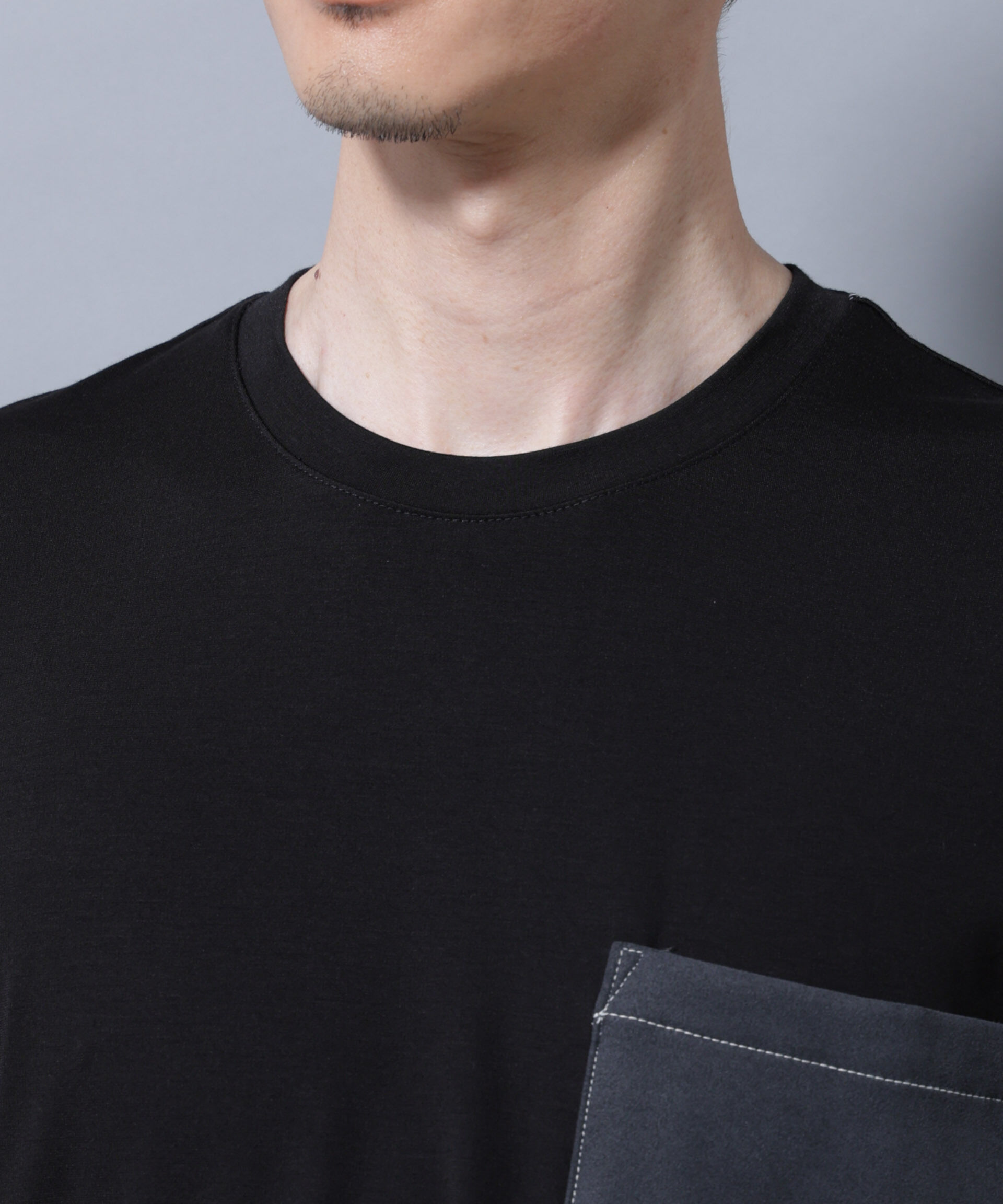 NANO universe「配色ステッチ フェイクスエードポケットTシャツ」|Tシャツ・カットソー|