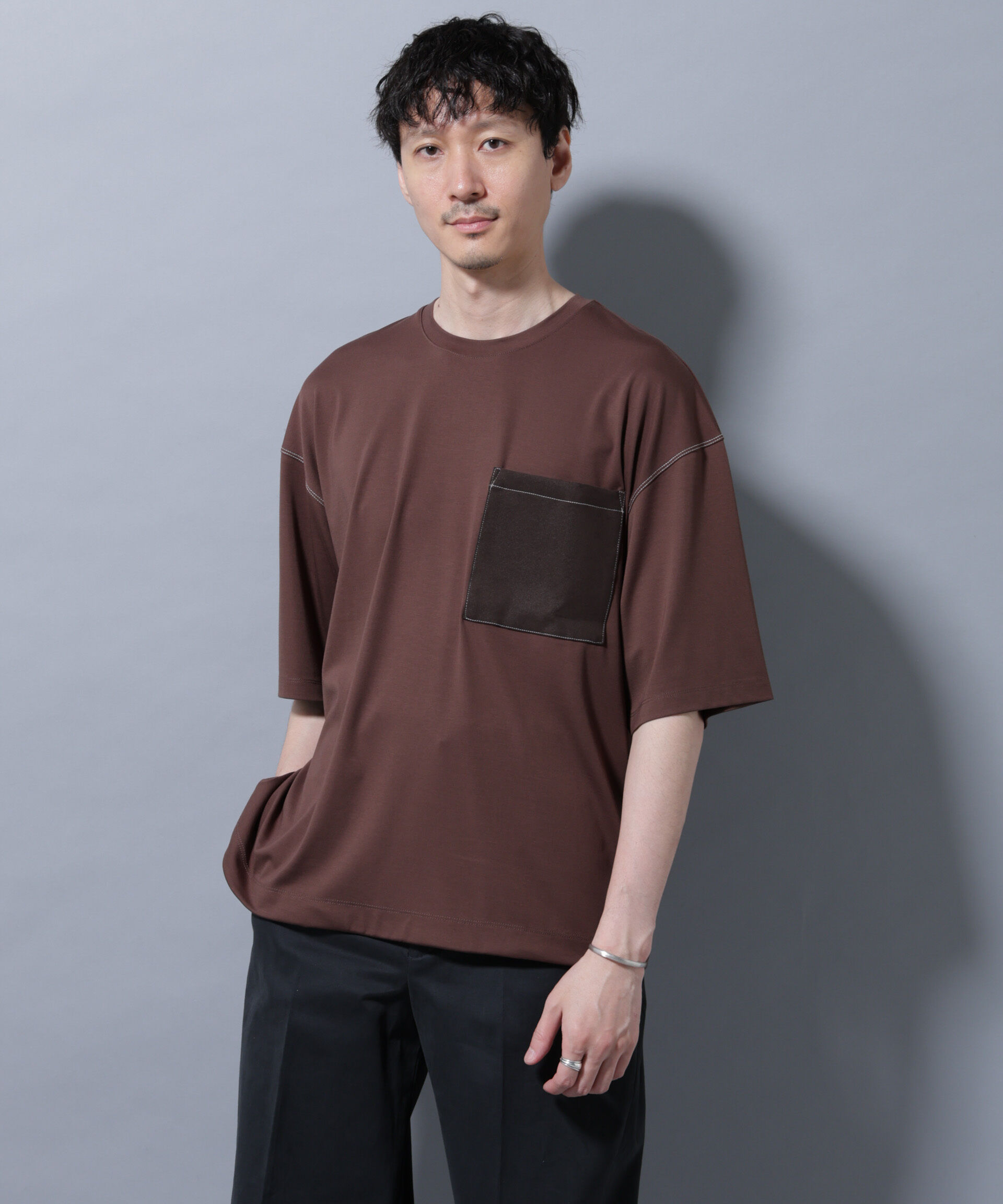 NANO universe「配色ステッチ フェイクスエードポケットTシャツ」|Tシャツ・カットソー|