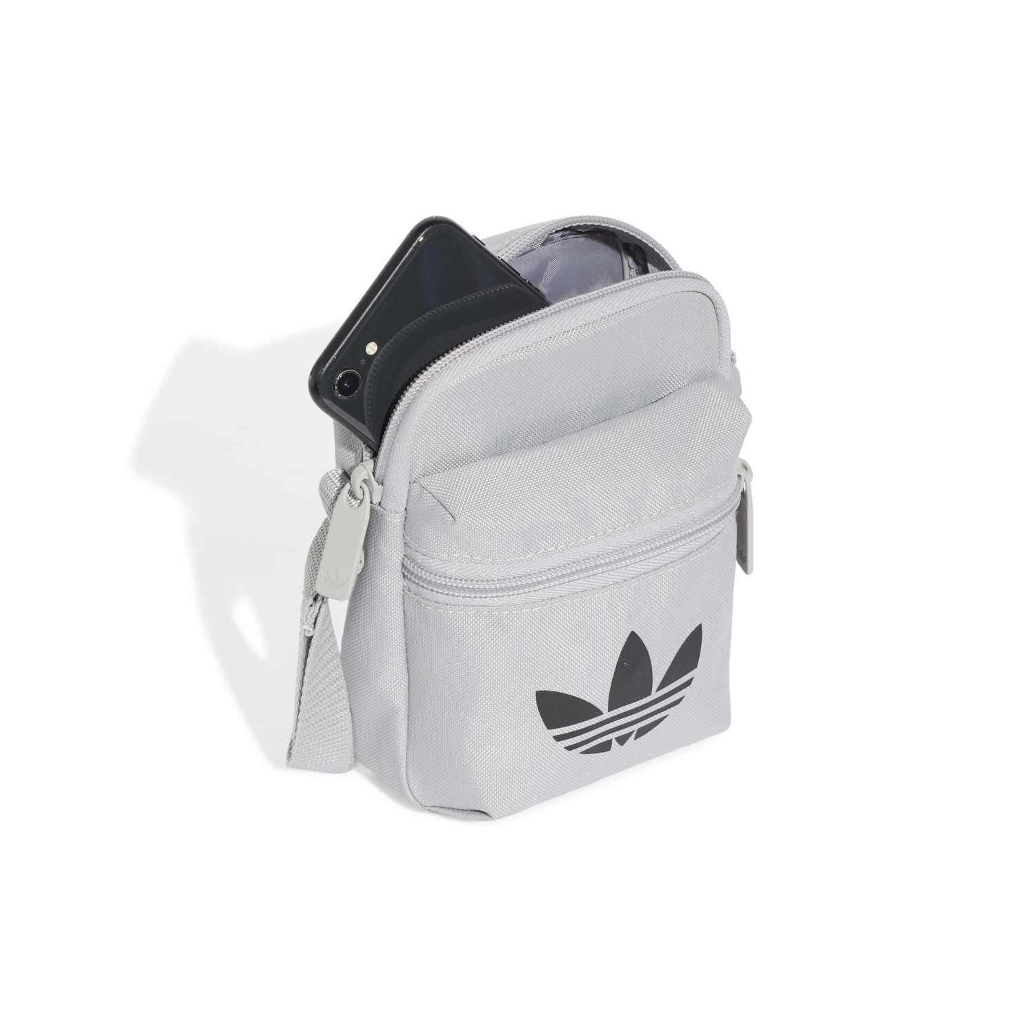 adidas「【ADIDAS ｳｪｱ】U AC CLASSIC FESTIVALBAG」|リュック|