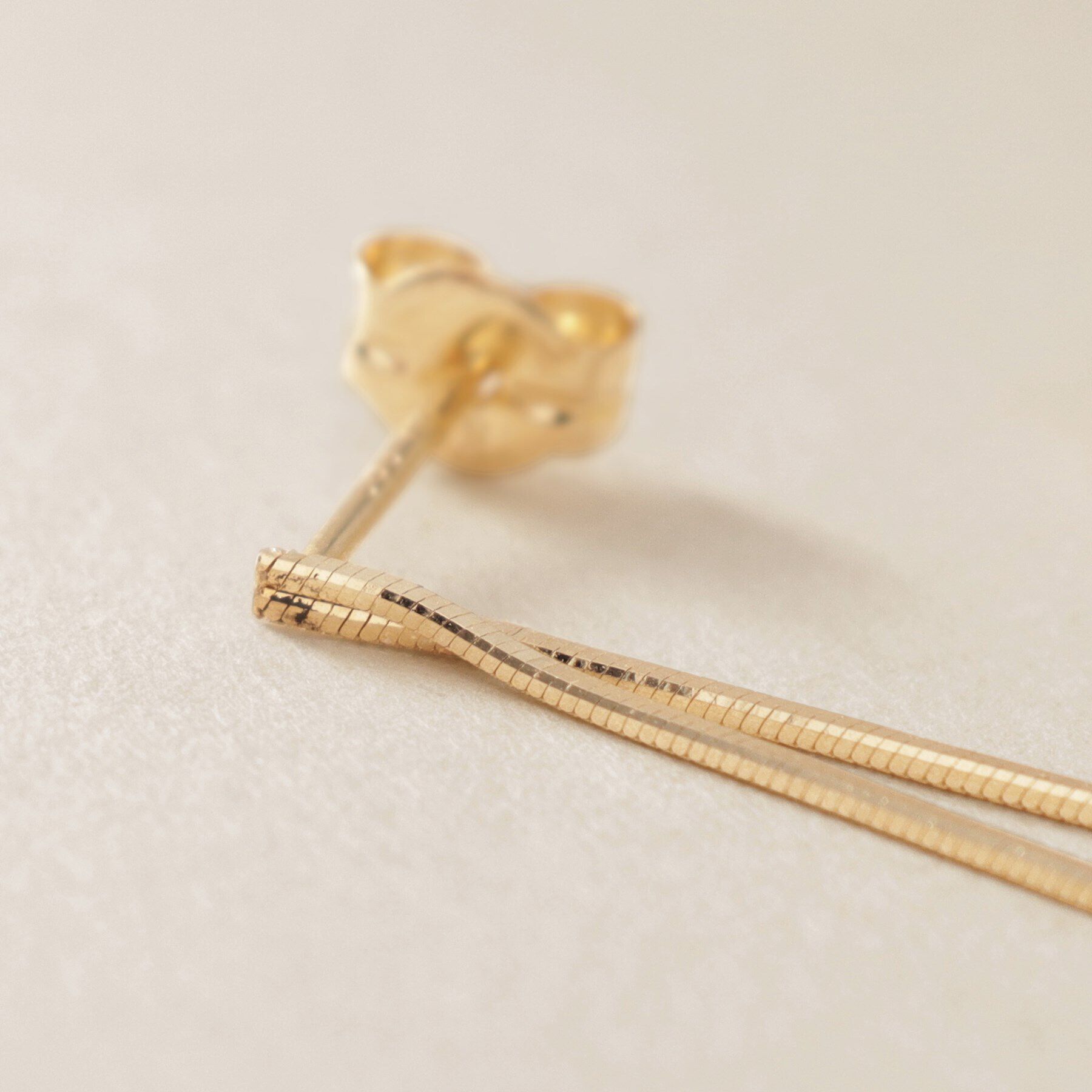 COCOSHNIK「K18コンパクトフリンジ スタッドピアス」|ピアス|