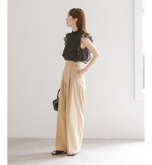 NOBLE「《WEB&一部店舗限定・追加》【洗える】シャーリングフリルノースリブラウス」|シャツ・ブラウス|