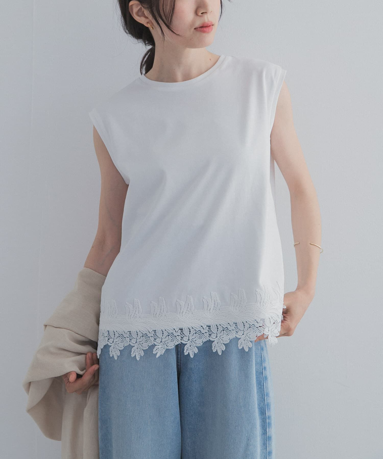 URBAN RESEARCH DOORS「裾レースノースリーブプルオーバー」|Tシャツ・カットソー|