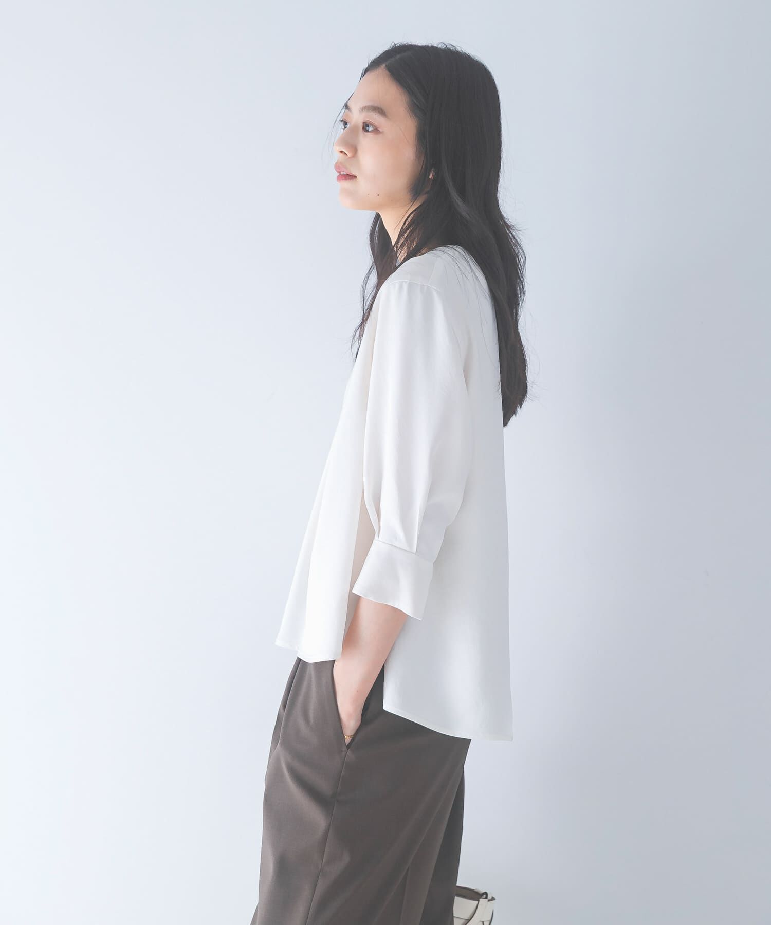 URBAN RESEARCH ROSSO「シルキーツイルVネックブラウス」|シャツ・ブラウス|