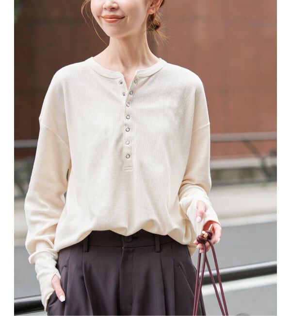SLOBE IENA「《予約》HANES/ヘインズ SLOBE別注 ヘンリーネックワッフル ロンTEE」|Tシャツ・カットソー|ナチュラル