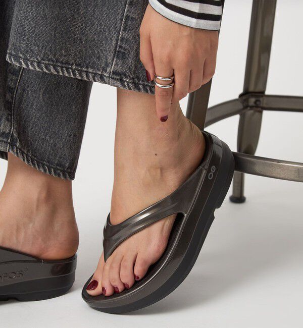 UNITED ARROWS green label relaxing「＜OOFOS＞ OOmega LUXE  プラットフォーム サンダル / ウーメガ」|サンダル|BLACK