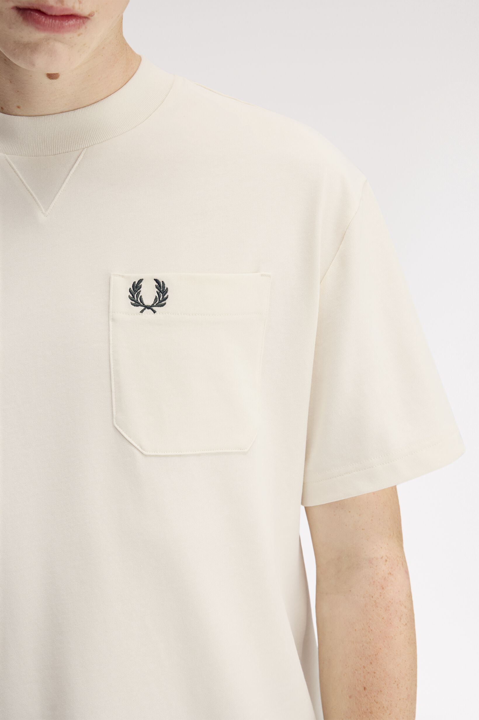 FRED PERRY 「Pocket Detail T-Shirt／ポケットディテールTシャツ」|Tシャツ・カットソー|