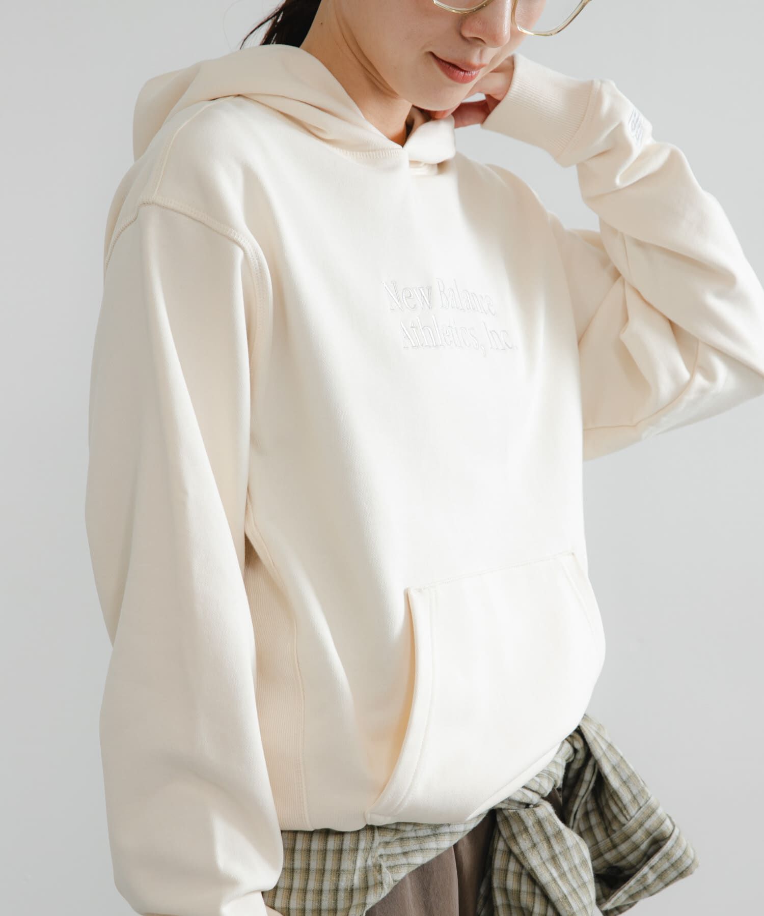 URBAN RESEARCH「NEW BALANCE　Athleticsクラシックスフーディ」|パーカー|