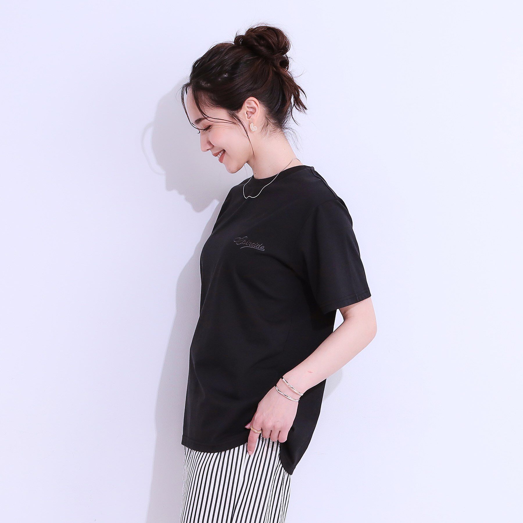 SHOO･LA･RUE「【S-LL/ひんやり/UV】汗をかいても気になりにくい グラフィックTシャツ」|Tシャツ・カットソー|