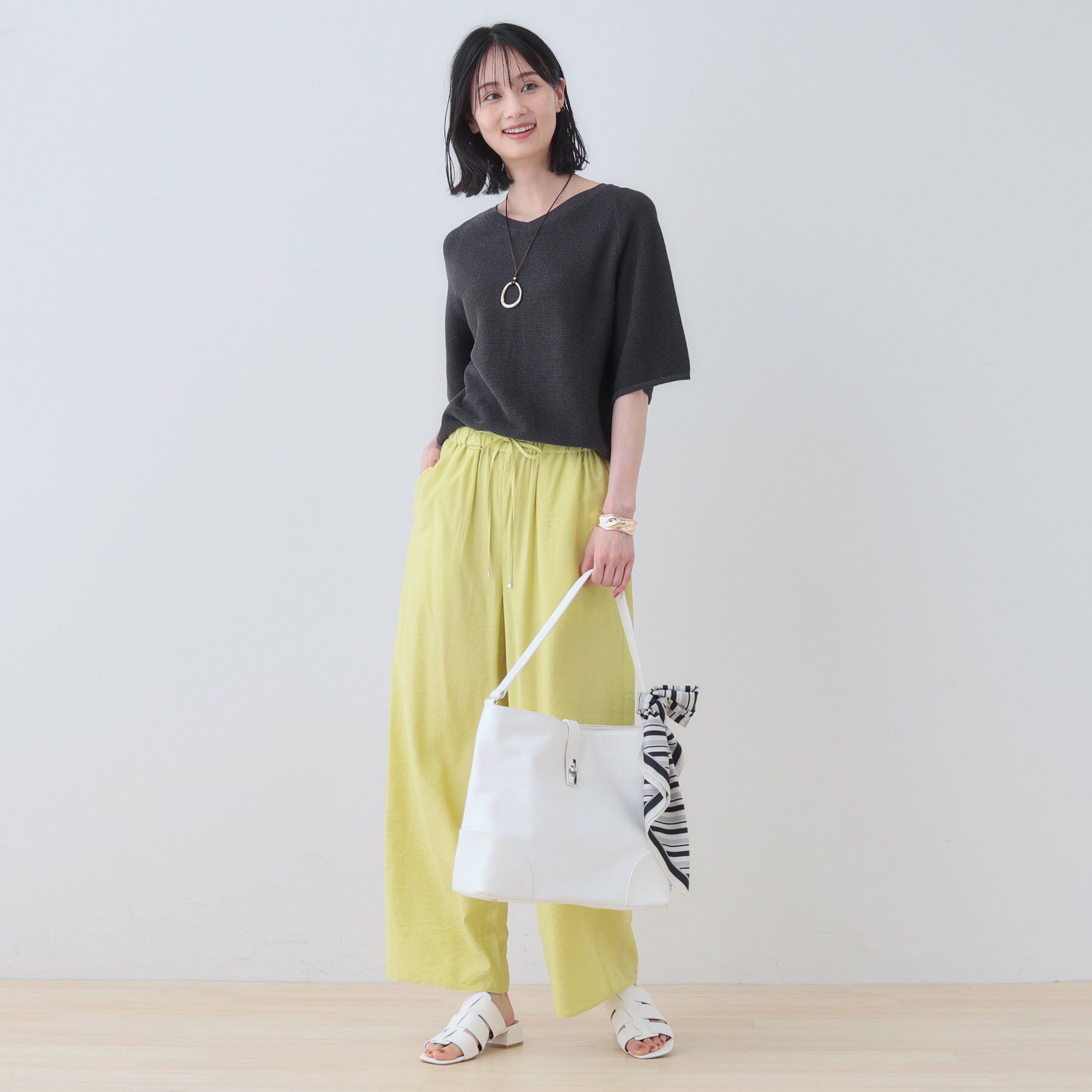INDIVI「新色登場！【上品ラメ素材】フレアスリーブニット」|ニット・セーター|