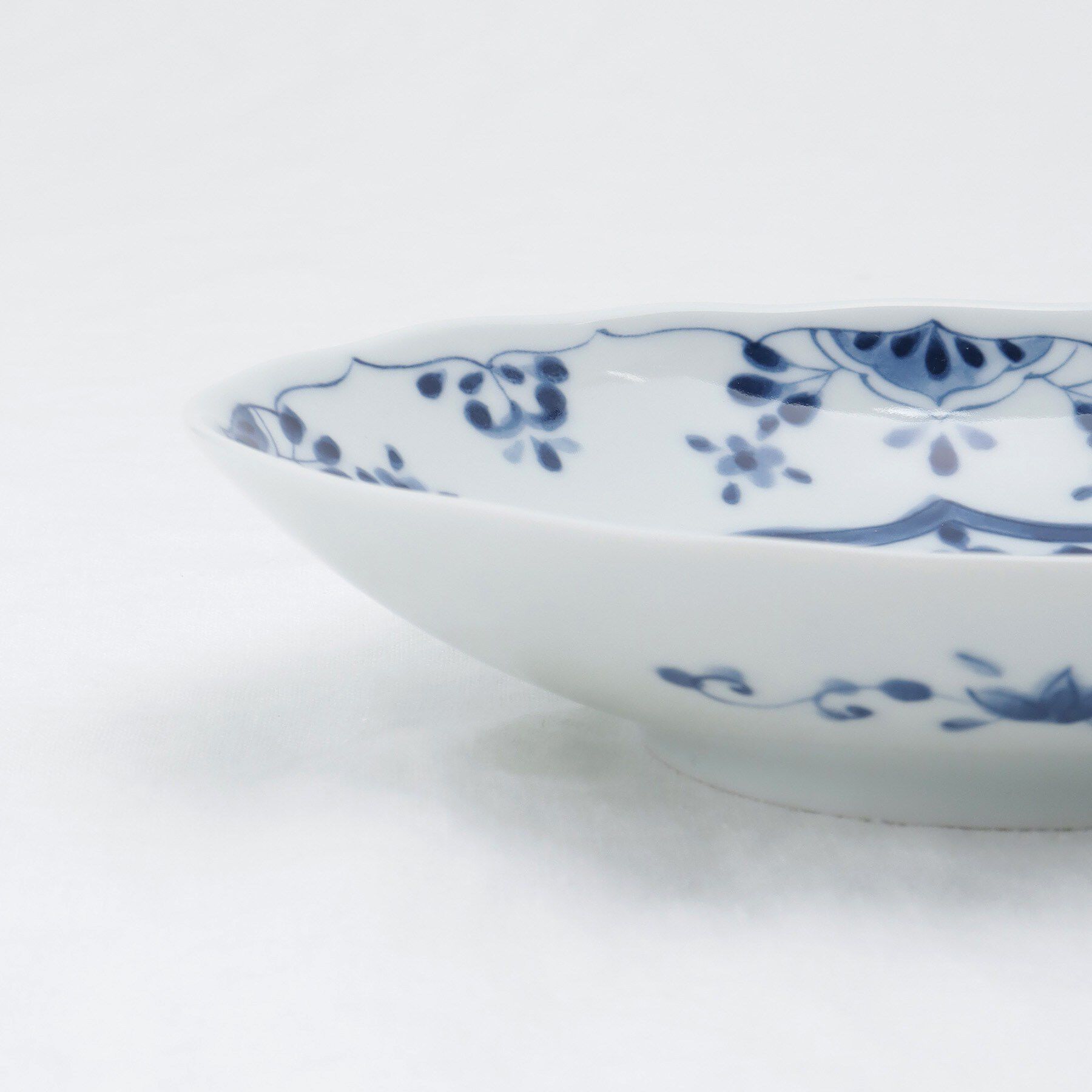 212 KITCHEN STORE「藍凛堂 60楕円深皿 菱紋唐草」|食器・キッチングッズ|