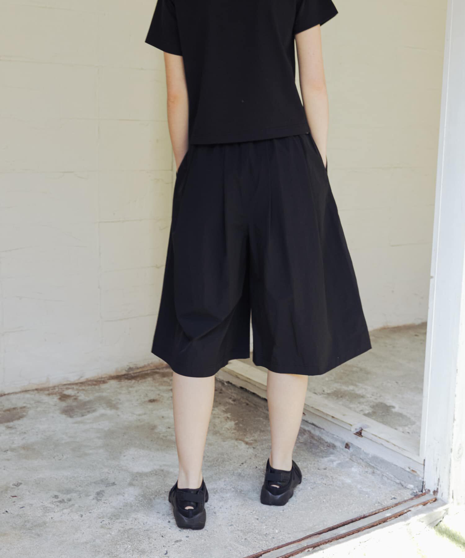 URBAN RESEARCH「『撥水/吸水速乾/UVｶｯﾄ』『別注』THOUSAND MILE&times;URBAN RESEARCH MID LENGTH TUCK PANTS」|その他|
