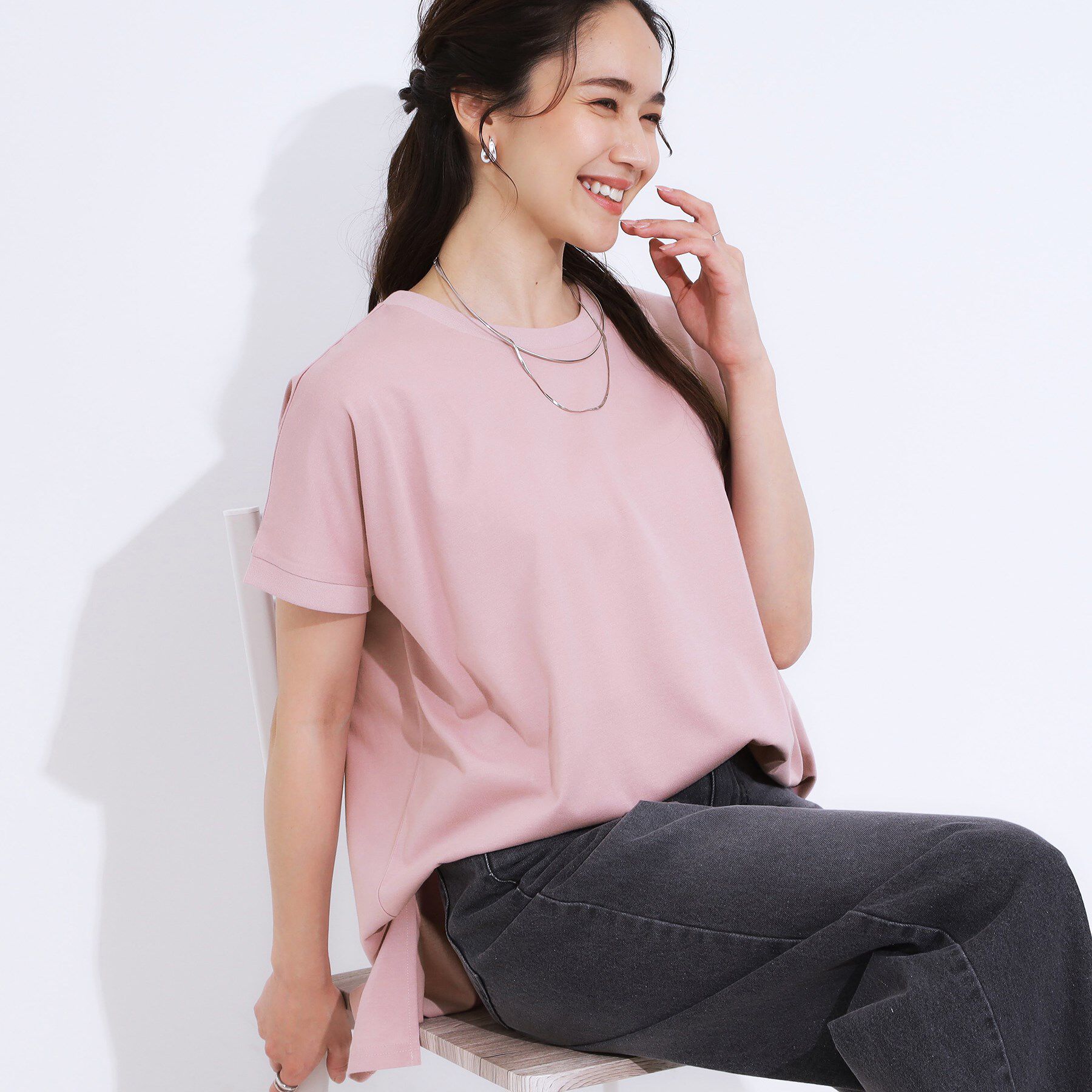 SHOO･LA･RUE「【洗える/S-LL/ひんやり/UV】汗をかいても気になりにくい スリットトップス」|Tシャツ・カットソー|ピンク(071)