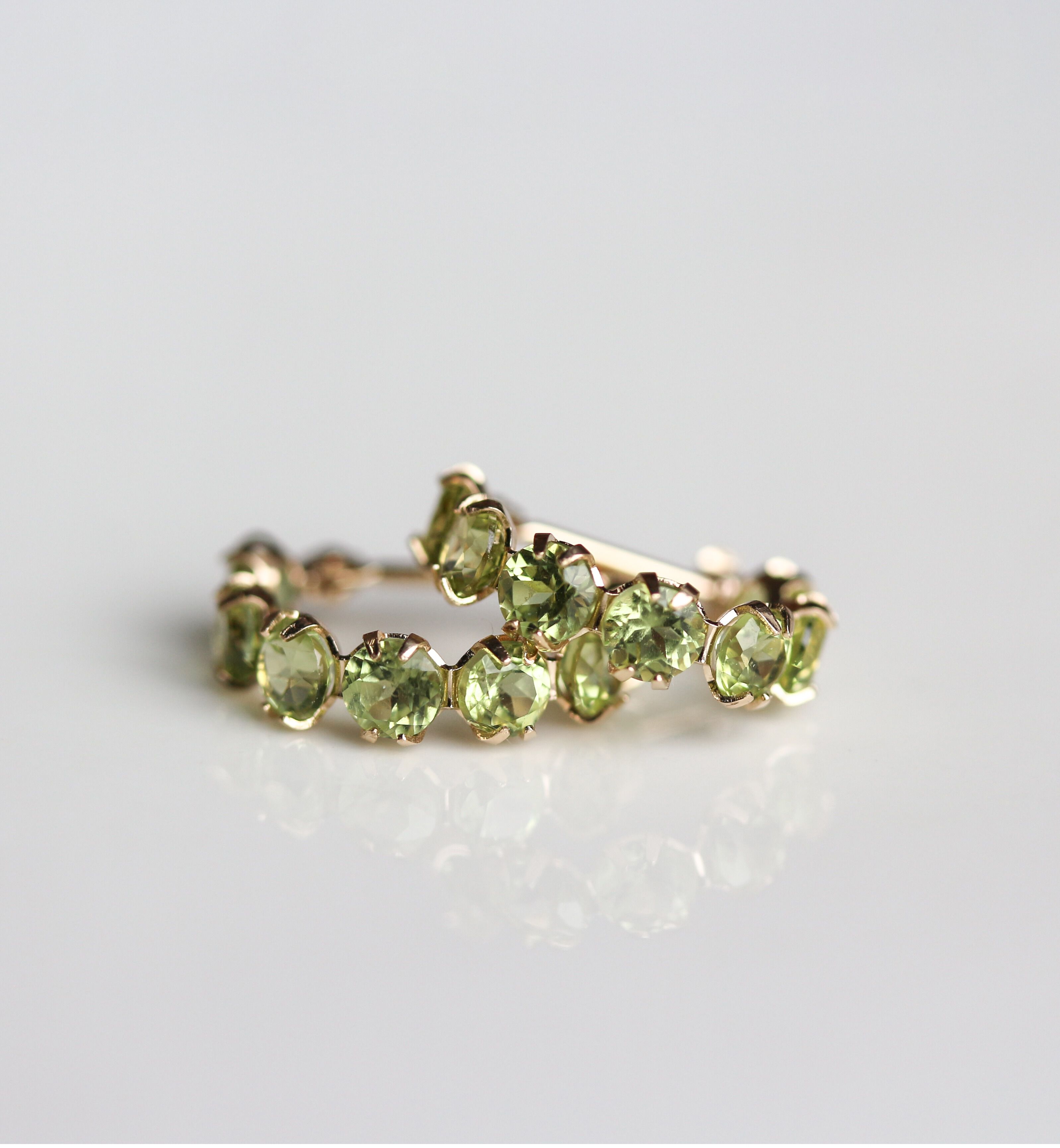  「ペリドット スナップ フープ ピアス | K10YG」|ピアス|