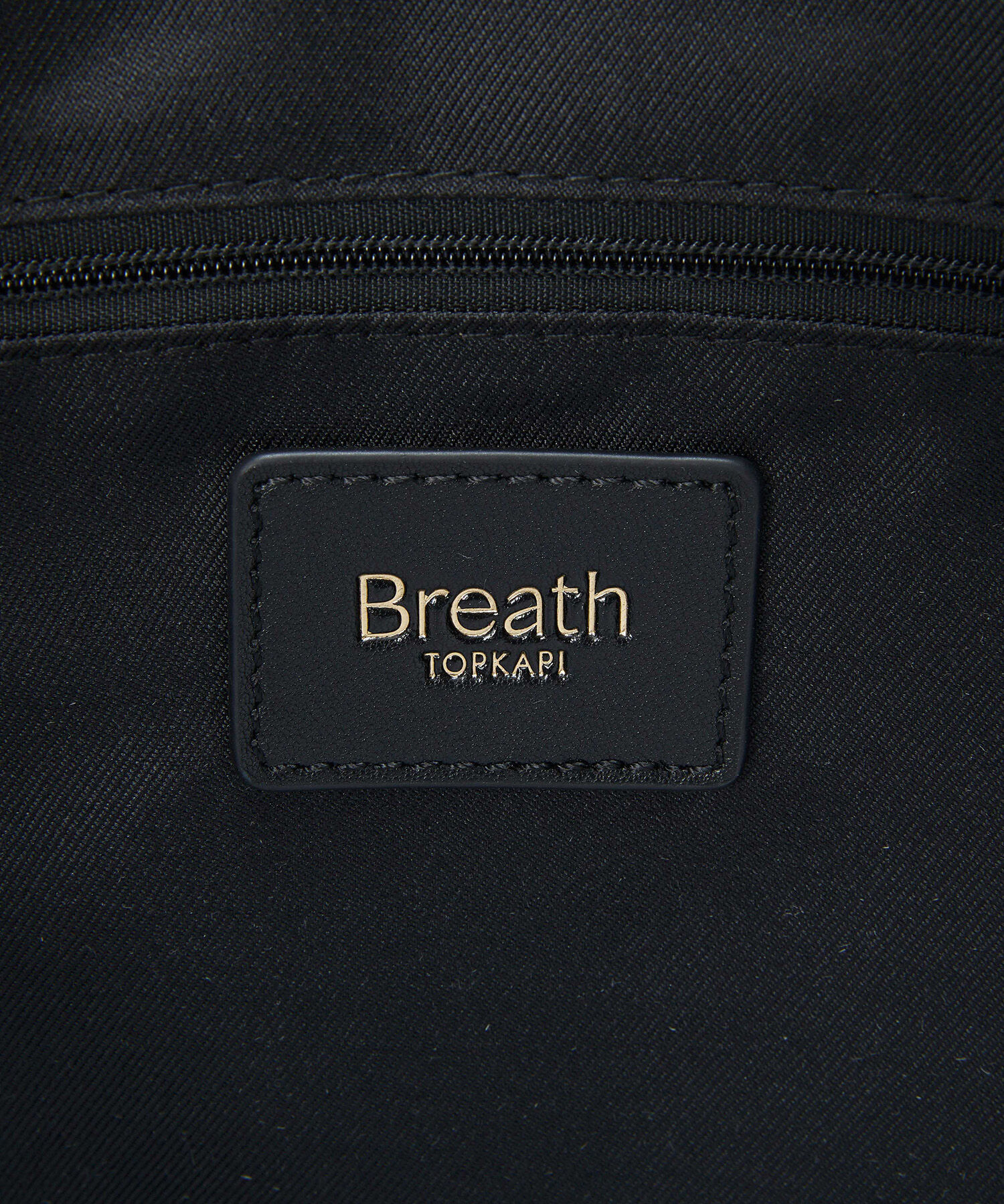 TOPKAPI BREATH「【Breath TOPKAPI】レザーコンビ 雑材風 シンプル トートバッグ チャーム付き　A4 / 軽量」|トートバッグ|