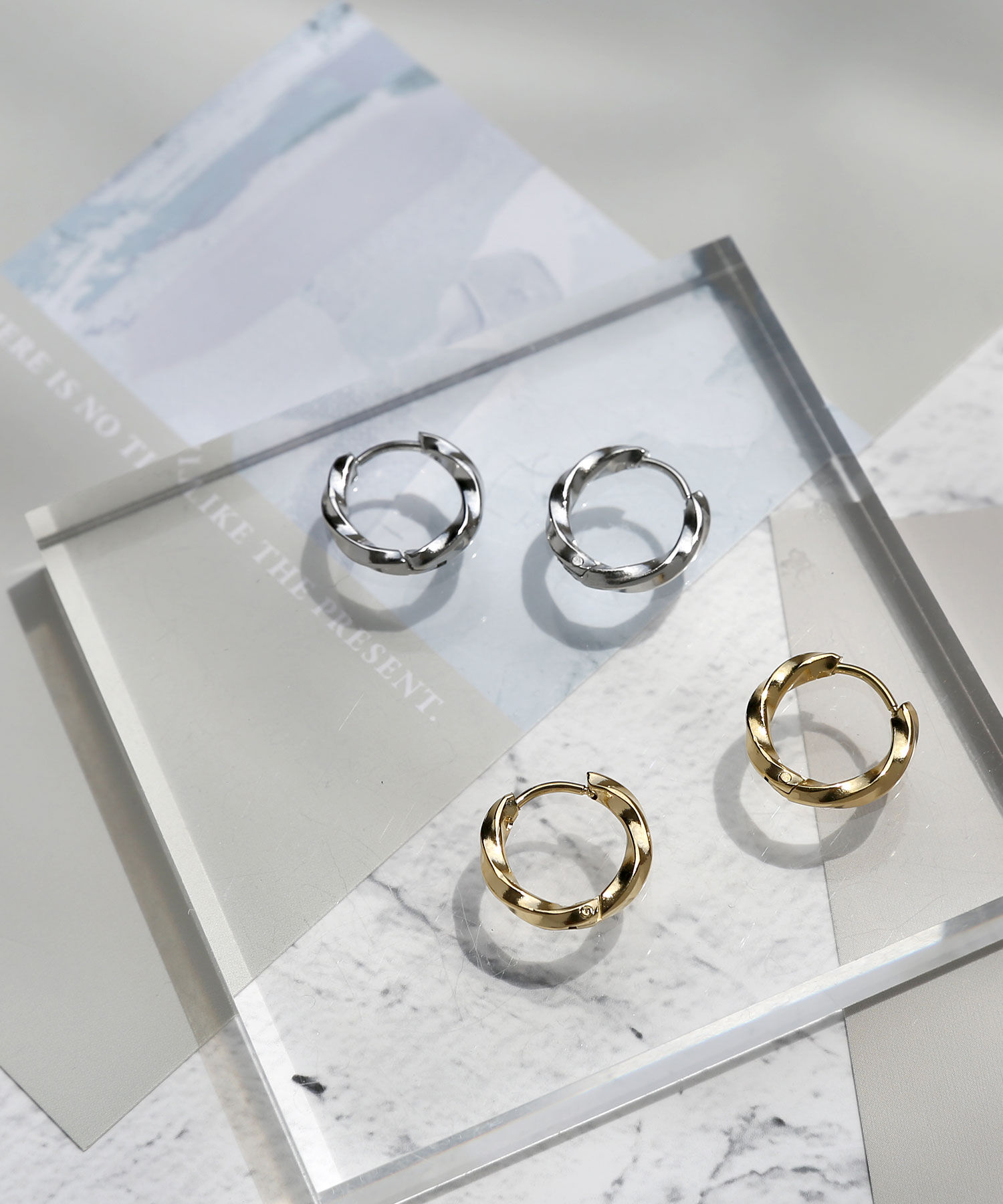 colleca la「[stainless]ステンレス・ツイストワンタッチフープピアス〈金属アレルギー対応〉」|ピアス|