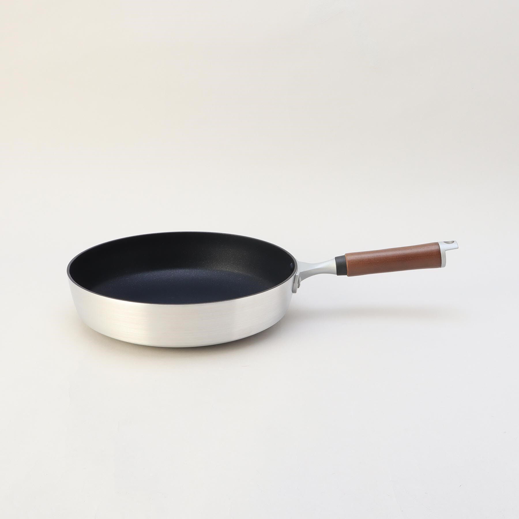 212 KITCHEN STORE「楓雅 fu-ga フライパン26cm」|食器・キッチングッズ|