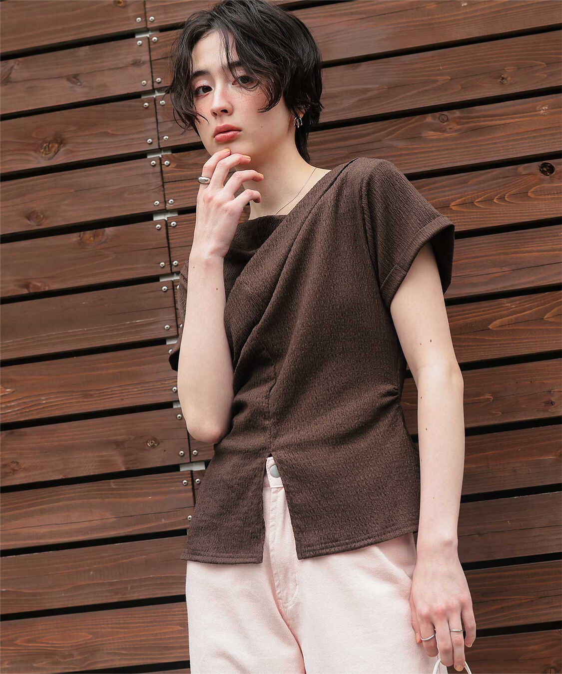 titivate「【ほたるさんコラボアイテム】スリットデザインドレープ半袖Tシャツ」|Tシャツ・カットソー|