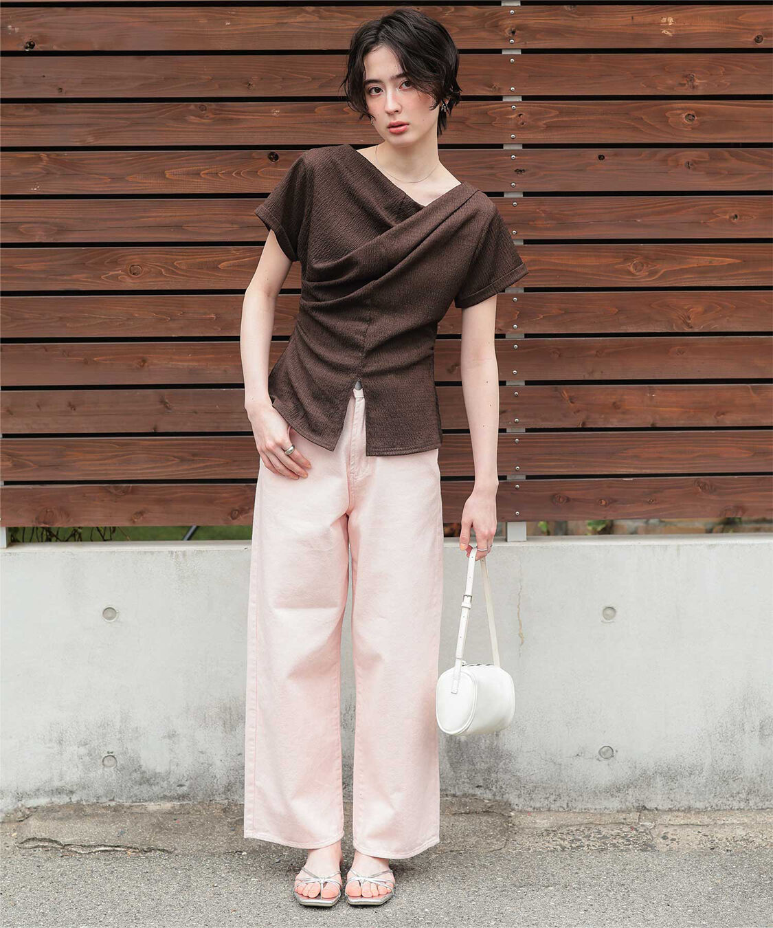titivate「【ほたるさんコラボアイテム】スリットデザインドレープ半袖Tシャツ」|Tシャツ・カットソー|