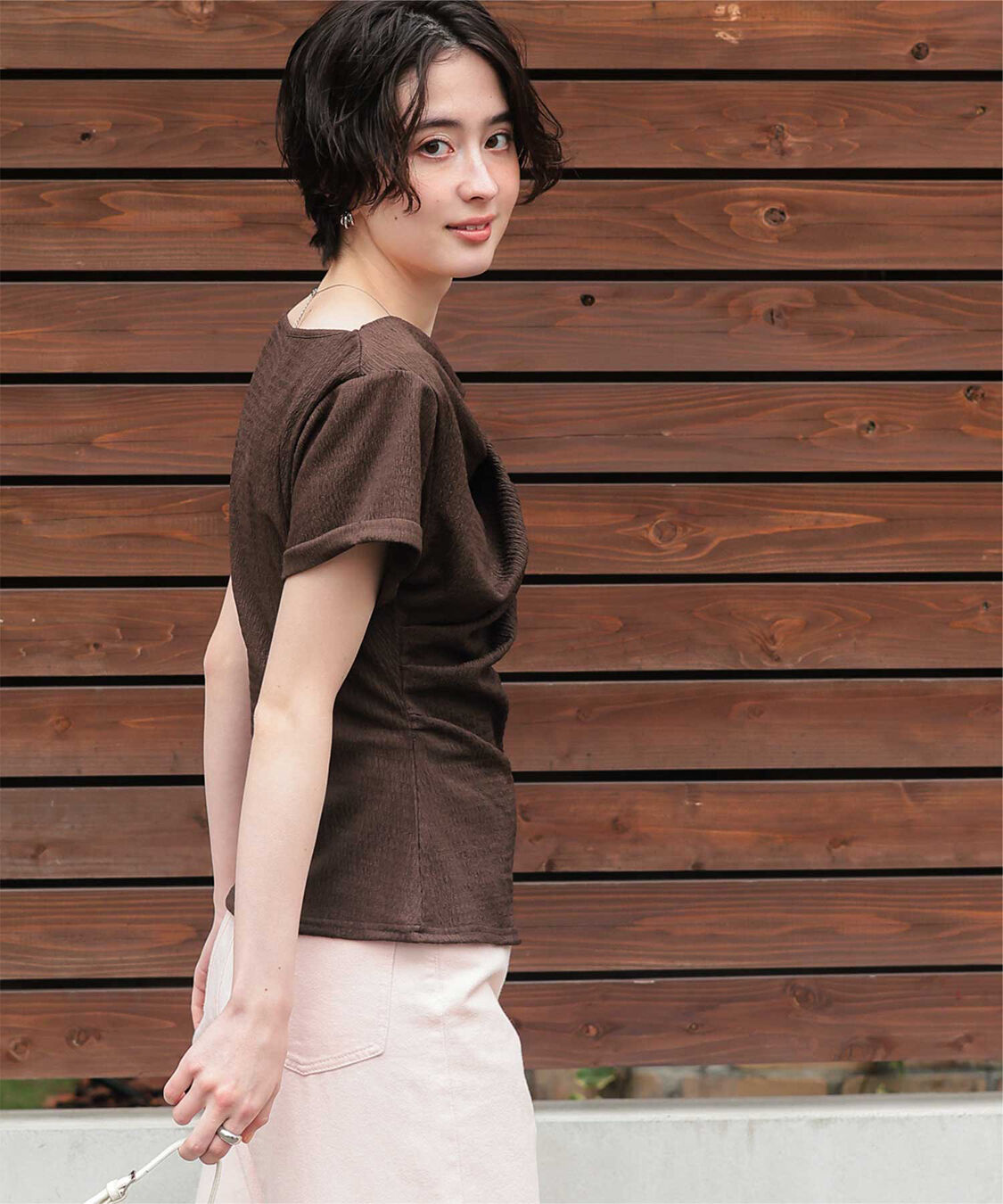 titivate「【ほたるさんコラボアイテム】スリットデザインドレープ半袖Tシャツ」|Tシャツ・カットソー|