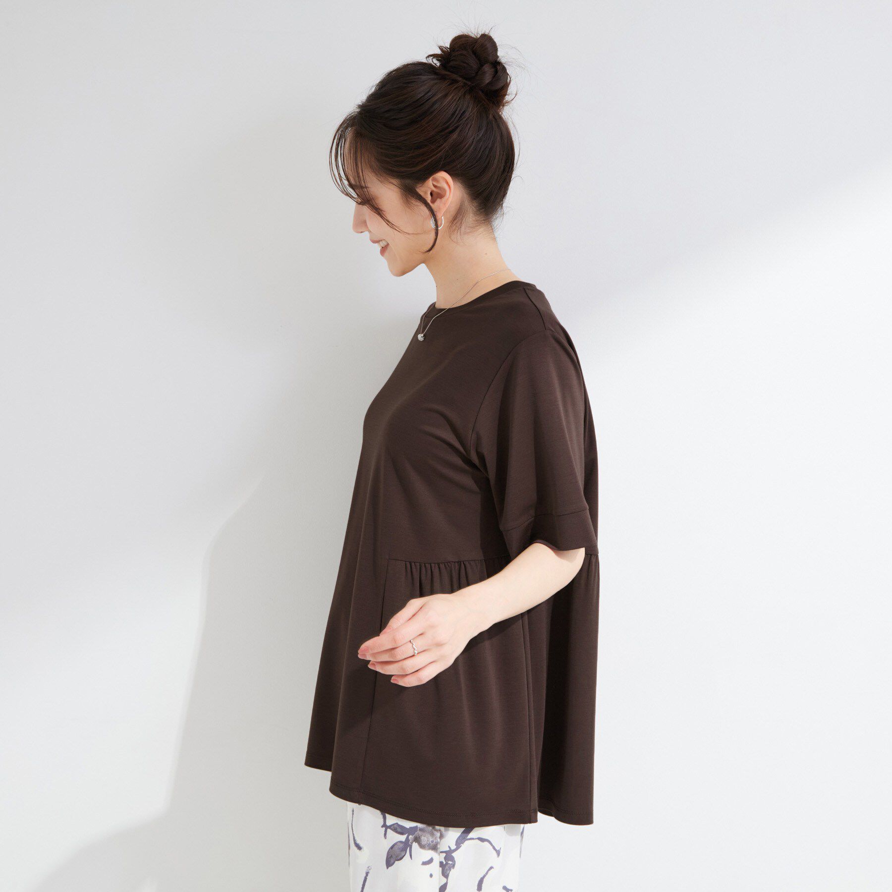 SHOO･LA･RUE「【ひんやり/UV/S-LL/体型カバー】インせず着られる サイドギャザー切替トップス」|Tシャツ・カットソー|