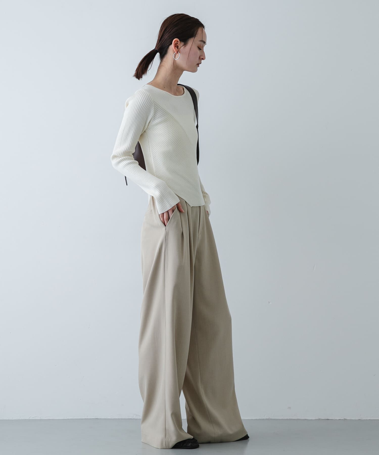 SENSE OF PLACE by URBAN RESEARCH「『洗濯可/防花粉』SKINProofアシメヘムボートネックセーター」|ニット・セーター|