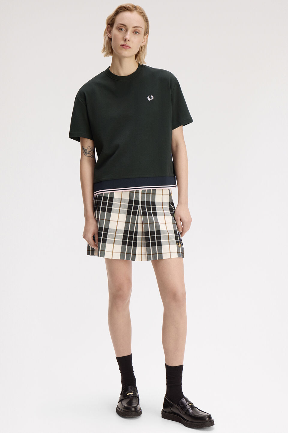 FRED PERRY 「Contrast Hem Pique T-Shirt／コントラストヘム鹿の子Tシャツ」|Tシャツ・カットソー|