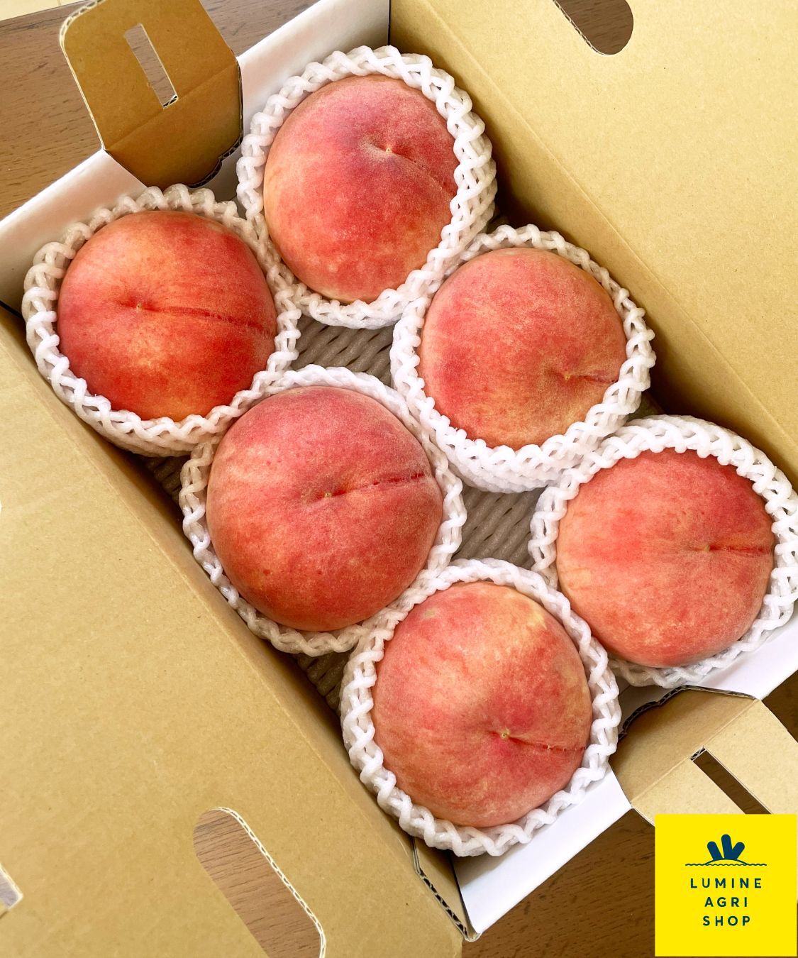 LUMINE AGRI SHOP「井上さんの紅川中島白桃5-8玉」|果物・野菜|