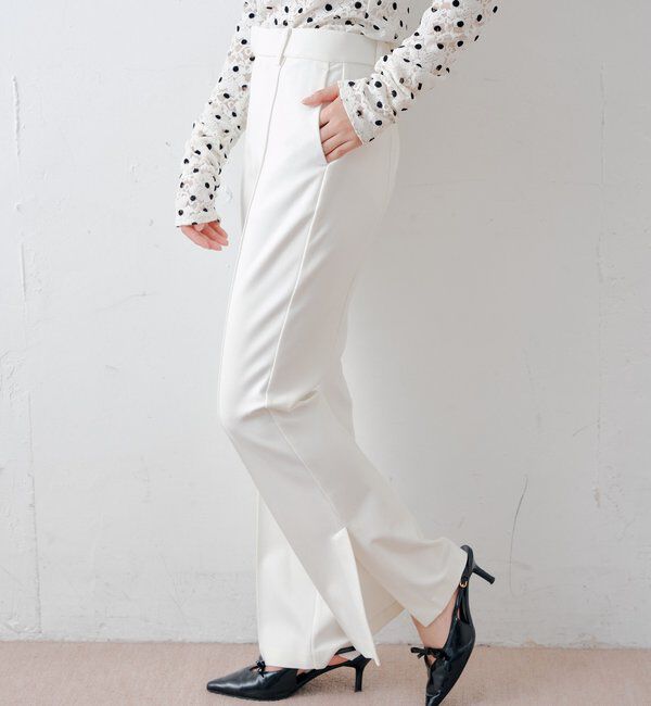  「【SALON by Chico】-3kg見え/ スリットスリムフレアパンツ」|チノ|