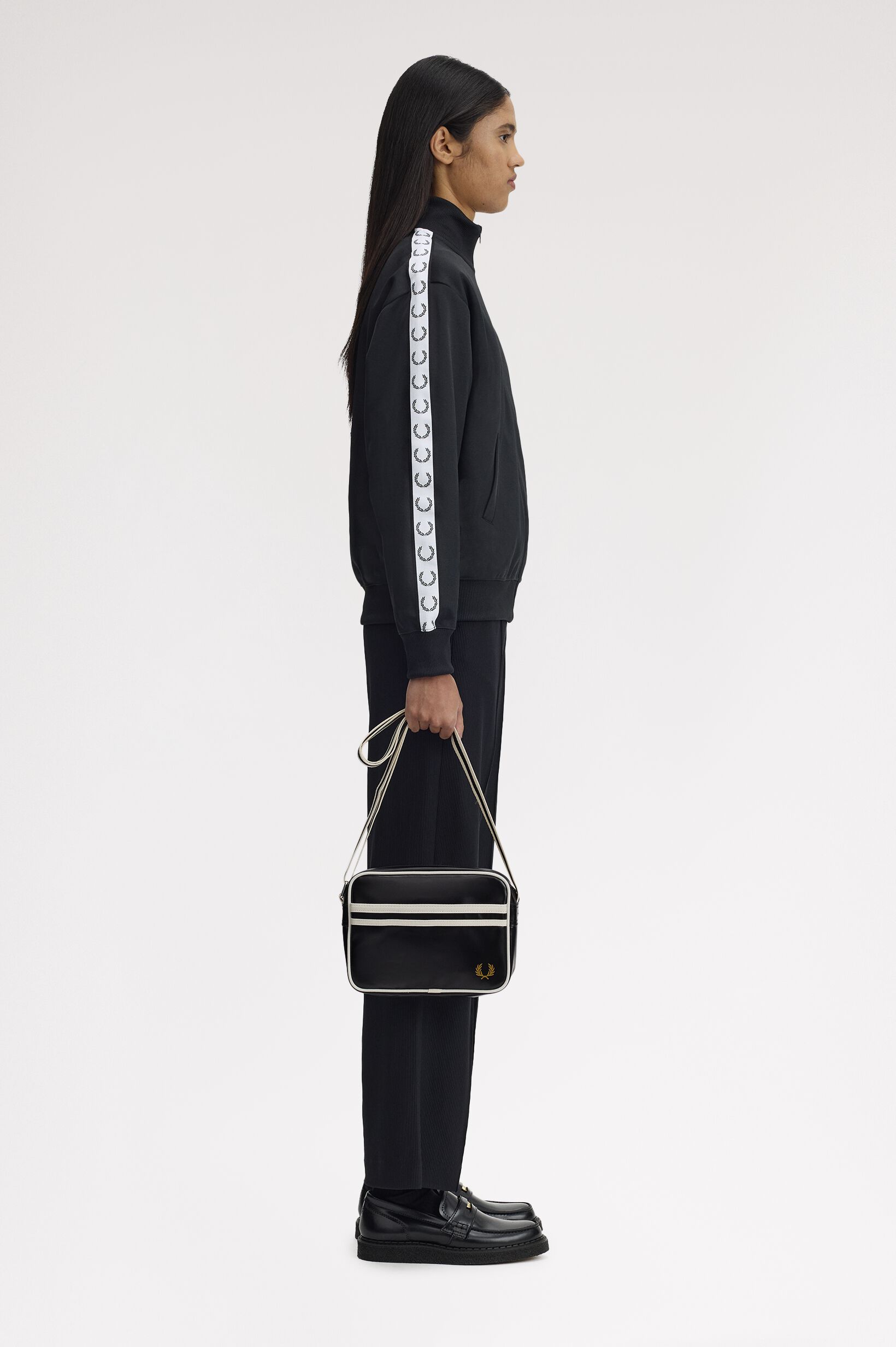 FRED PERRY 「Classic Mini Shoulder Bag／クラシックミニショルダーバッグ」|ショルダー・メッセンジャー|