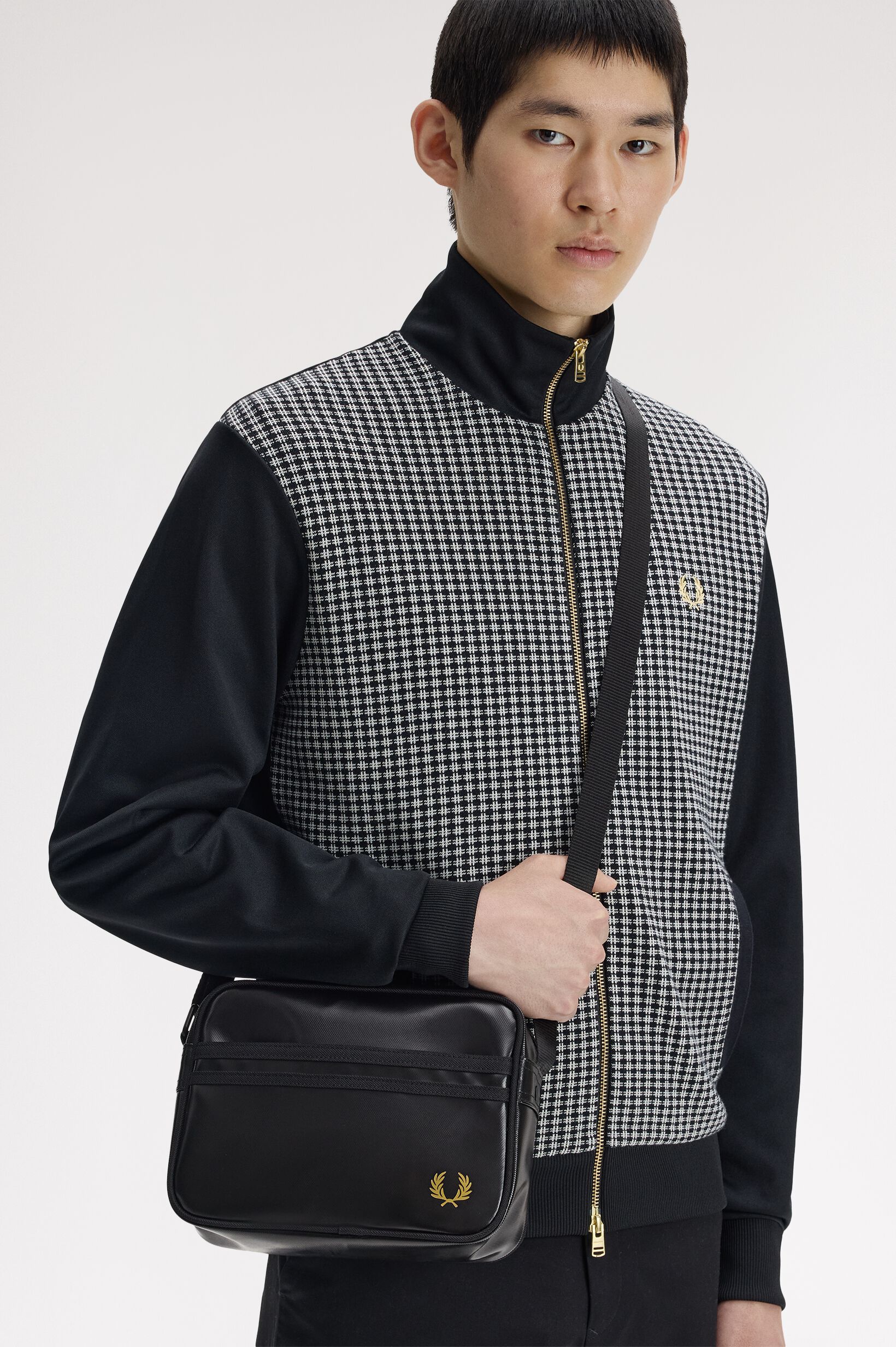 FRED PERRY 「Tonal Classic Mini Shoulder Bag／トーナルクラシックミニショルダーバッグ」|ショルダー・メッセンジャー|