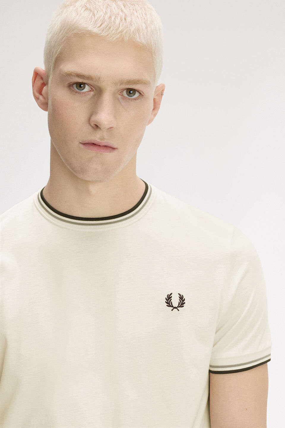 FRED PERRY 「Twin Tipped T-Shirt／ティップラインTシャツ M1588V」|Tシャツ・カットソー|
