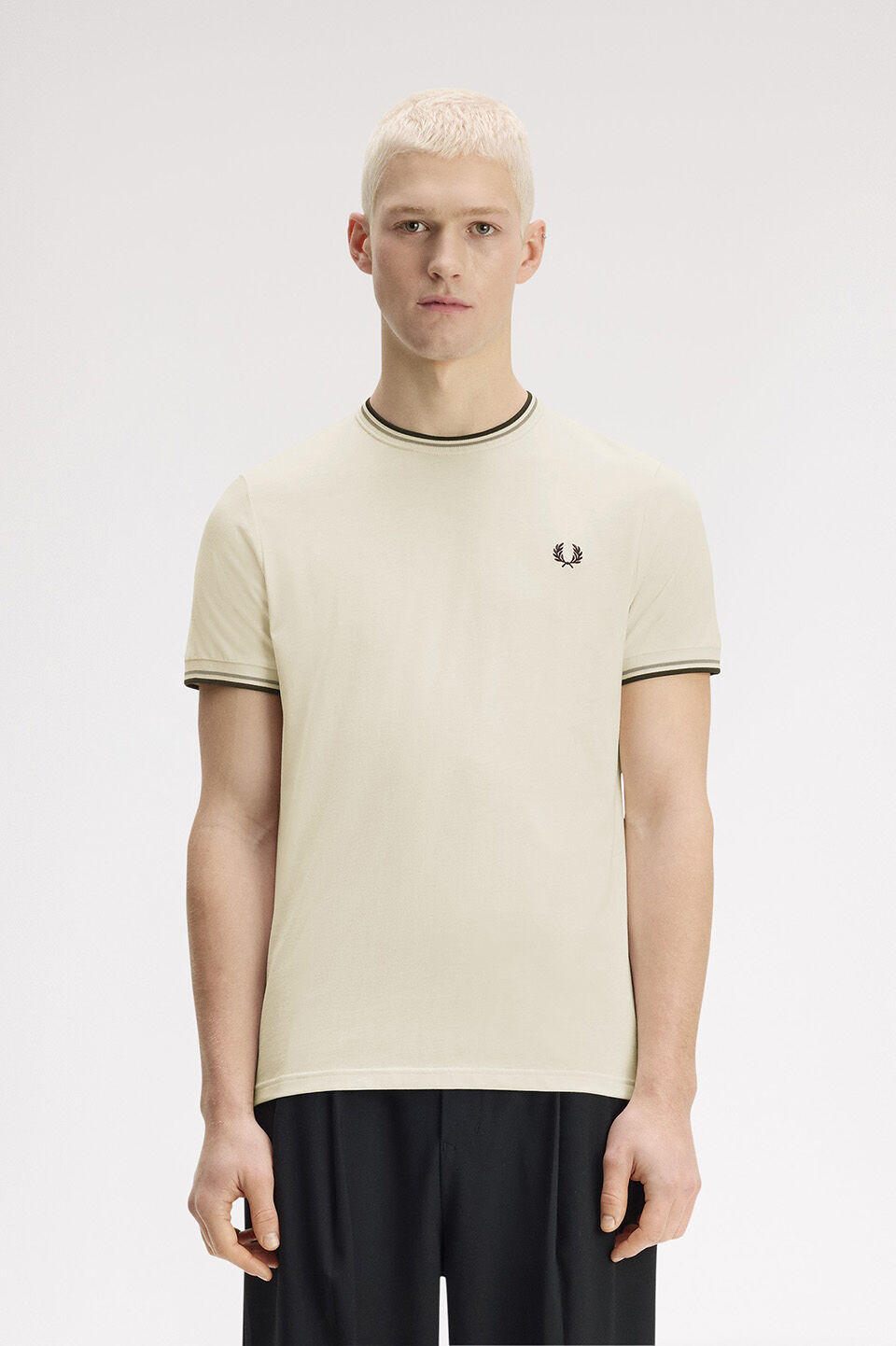 FRED PERRY 「Twin Tipped T-Shirt／ティップラインTシャツ M1588V」|Tシャツ・カットソー|
