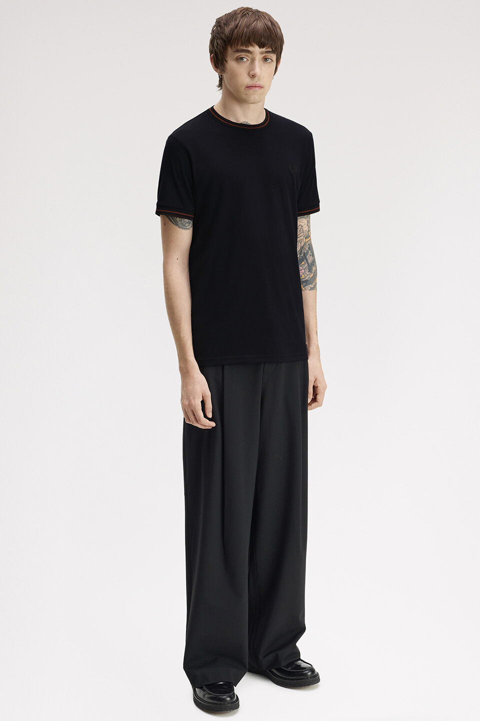 FRED PERRY 「Twin Tipped T-Shirt／ティップラインTシャツ M1588V」|Tシャツ・カットソー|