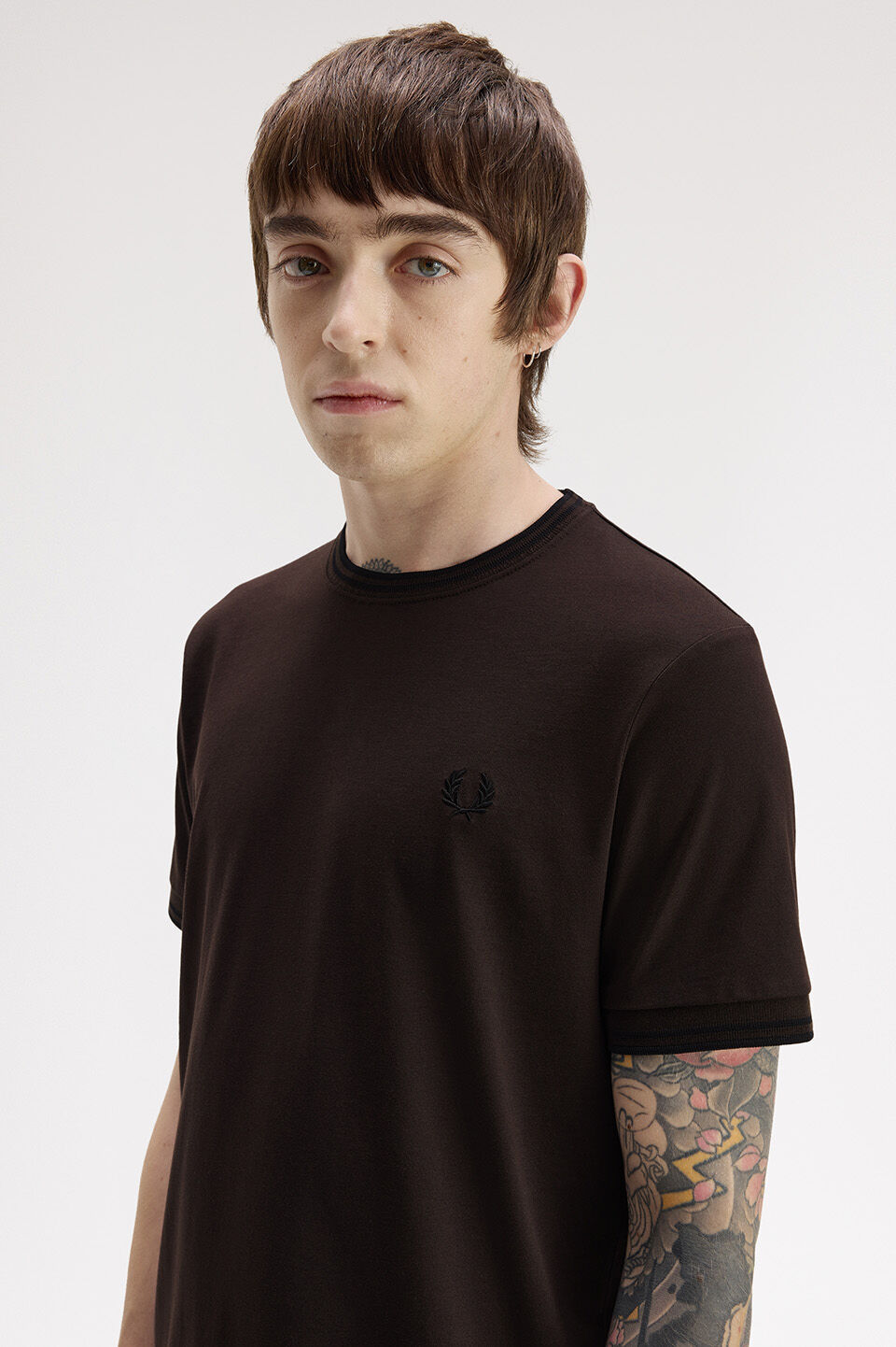 FRED PERRY 「Twin Tipped T-Shirt／ティップラインTシャツ M1588V」|Tシャツ・カットソー|