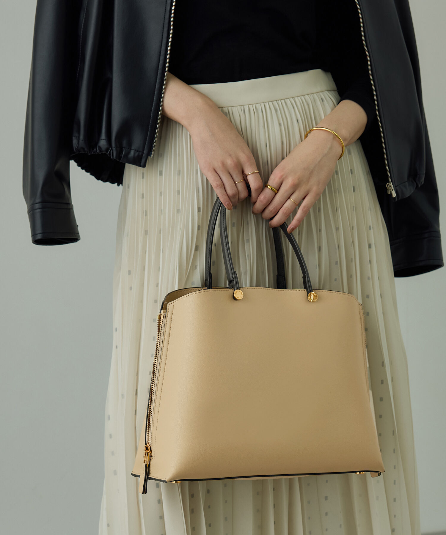 ROPE「【E'POR】Y BAG Medium【軽量】【25AW】」|ショルダー・メッセンジャー|ベージュ(27)