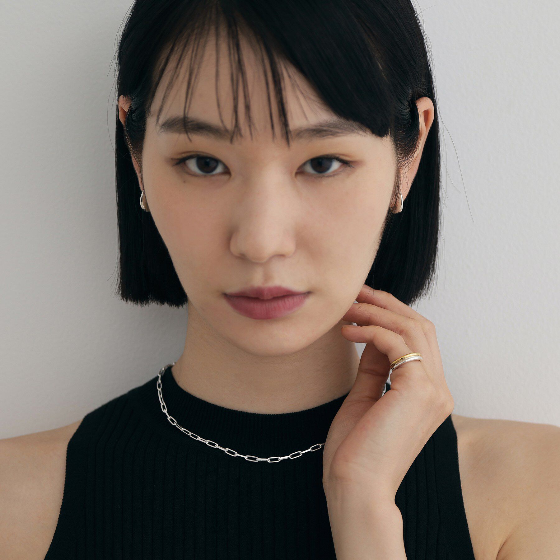 COCOSHNIK ONKITSCH「シルバー ハギーフープ フラットサークルピアス」|ピアス|