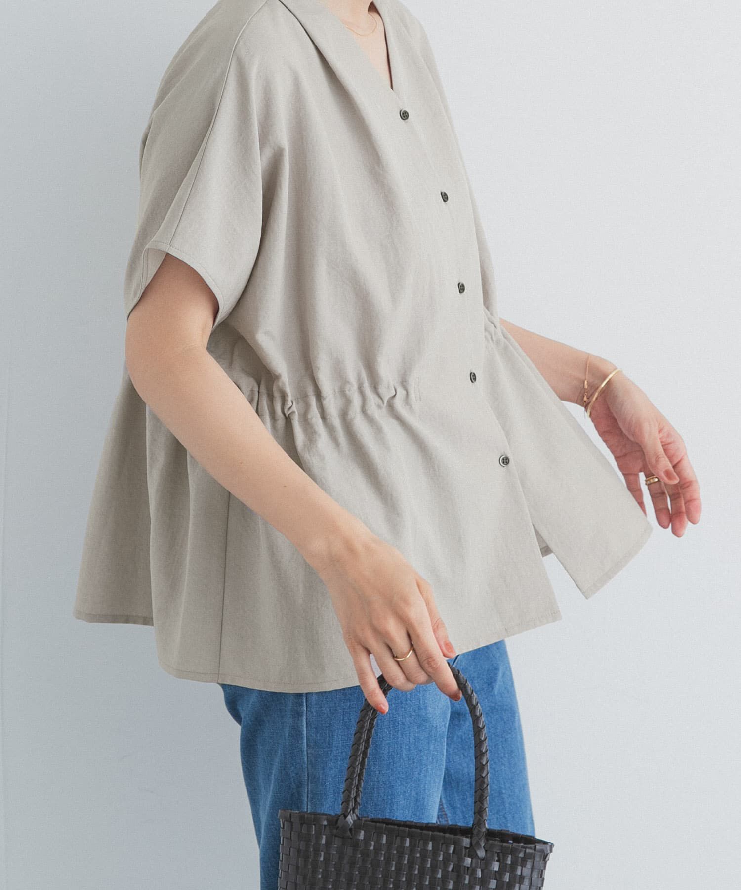 URBAN RESEARCH DOORS「Vネックウエストギャザーブラウス」|シャツ・ブラウス|