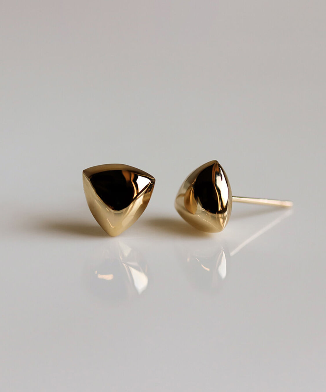  「ゴールド トライアングル ピアス | K10YG」|ピアス|