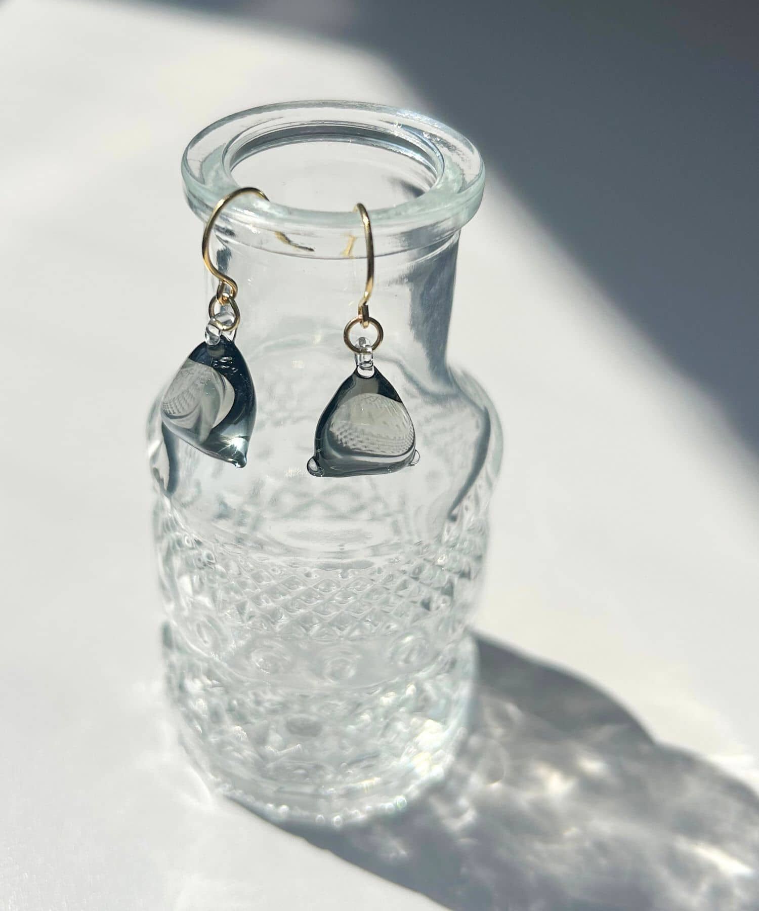 URBAN RESEARCH DOORS「『別注』HARIO Lampwork Factory&times;DOORS　テトラグレーピアス」|ピアス|